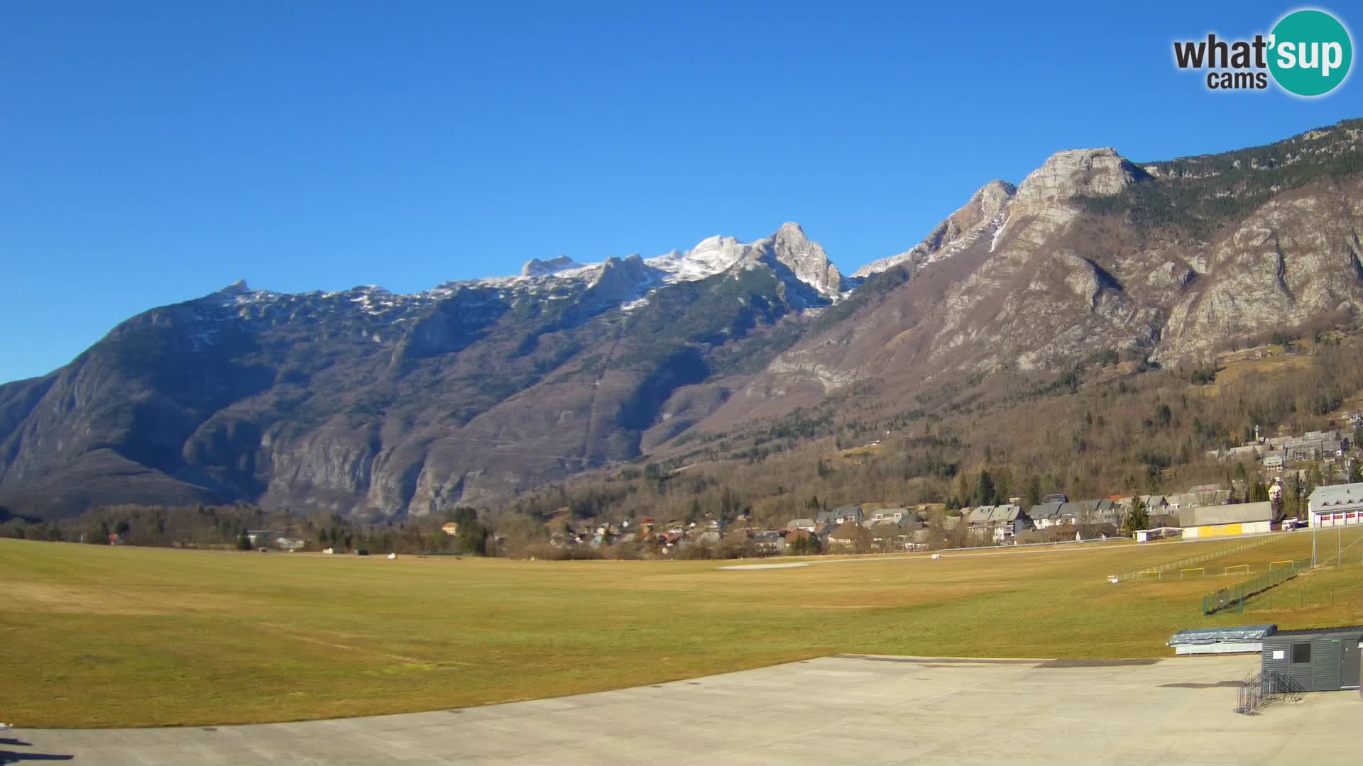 Cámara web en vivo Aeropuerto de Bovec – Vista a Kanin