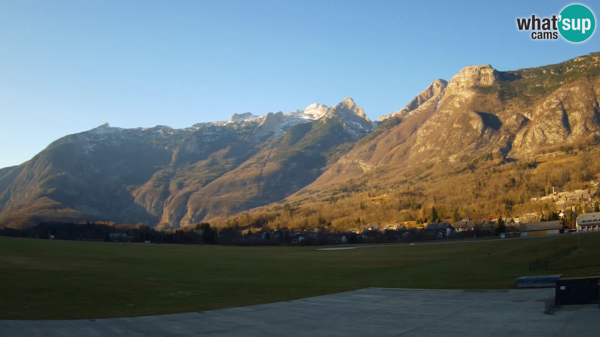 Cámara web en vivo Aeropuerto de Bovec – Vista a Kanin