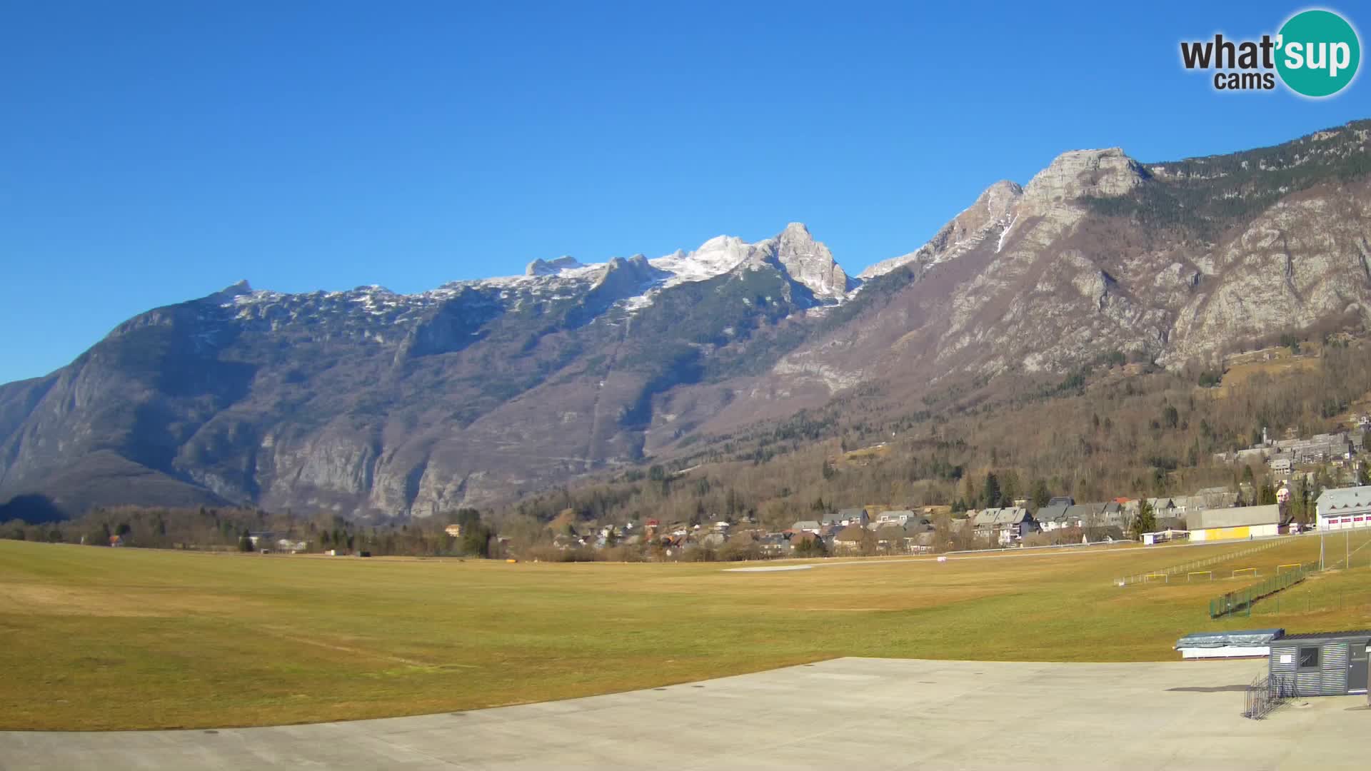 Live webcam Bovec airport – View to Kanin