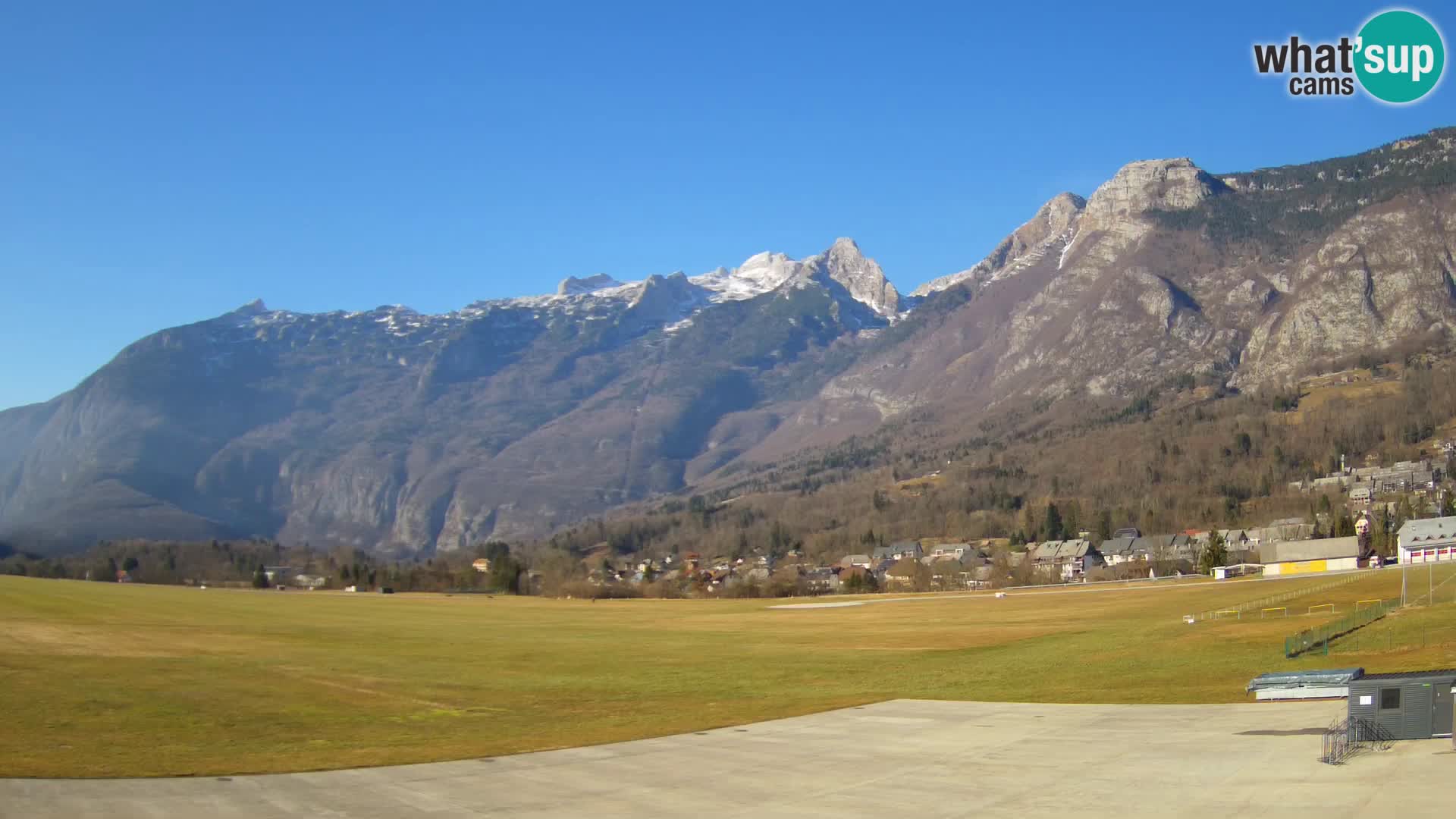 Live webcam Bovec airport – View to Kanin