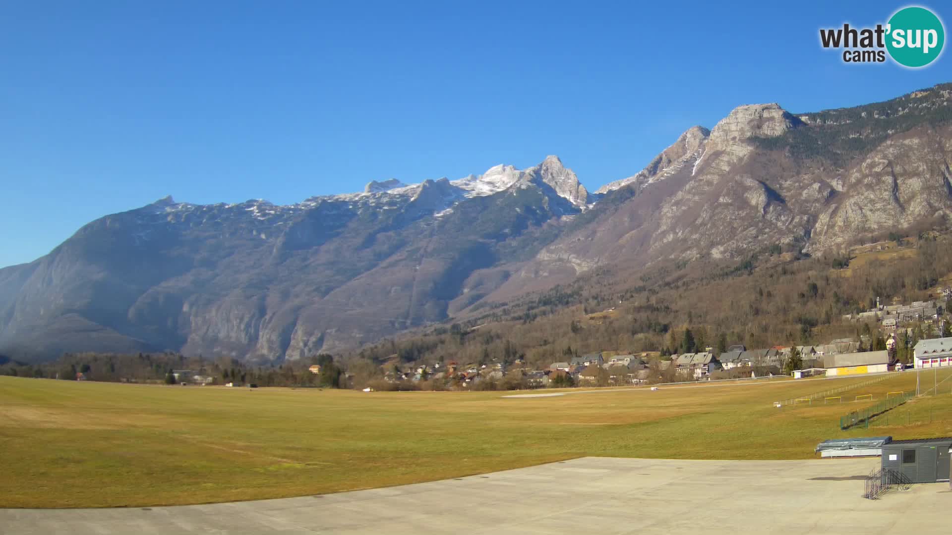 Live webcam Bovec airport – View to Kanin