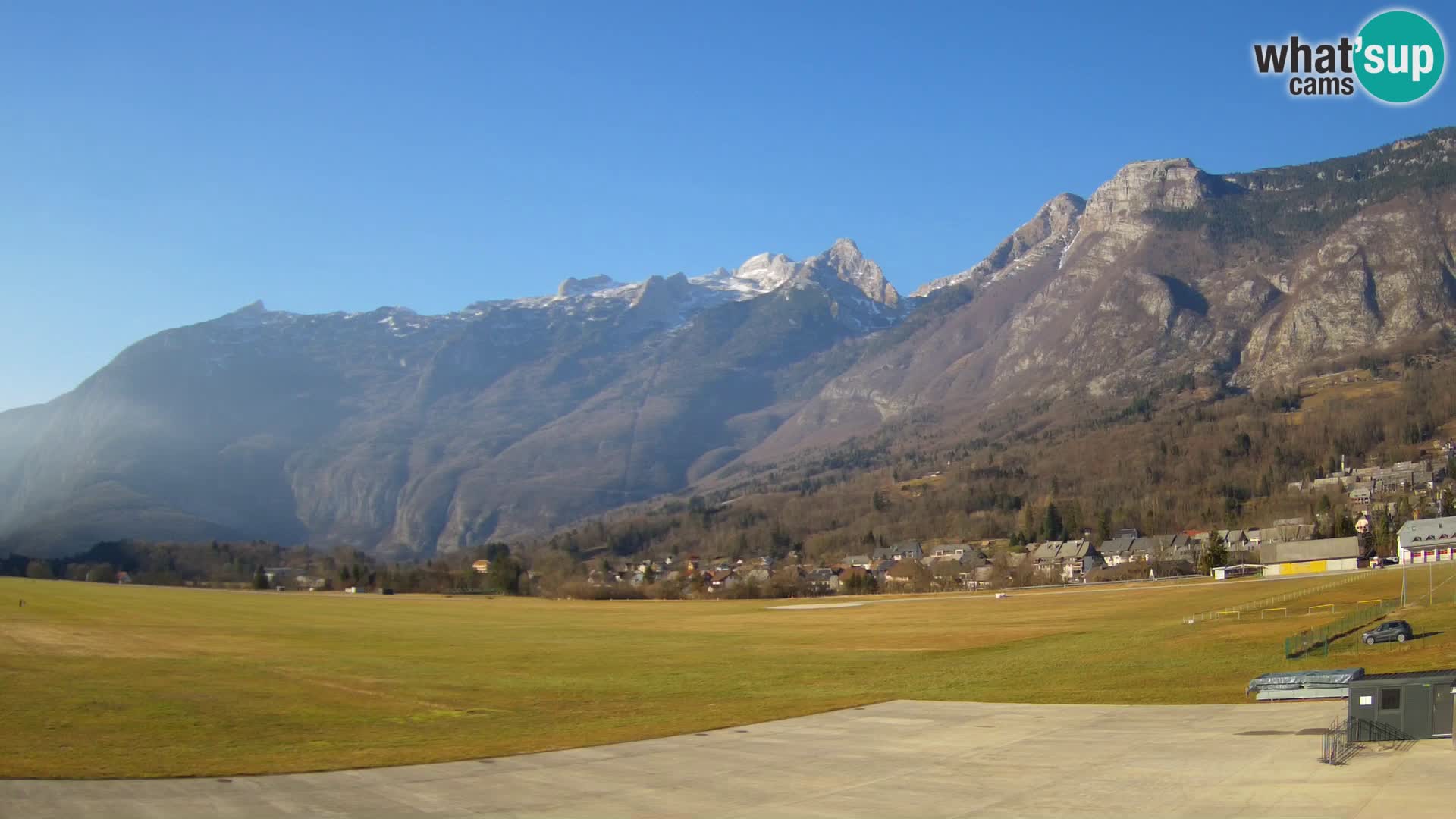 Live webcam Bovec airport – View to Kanin