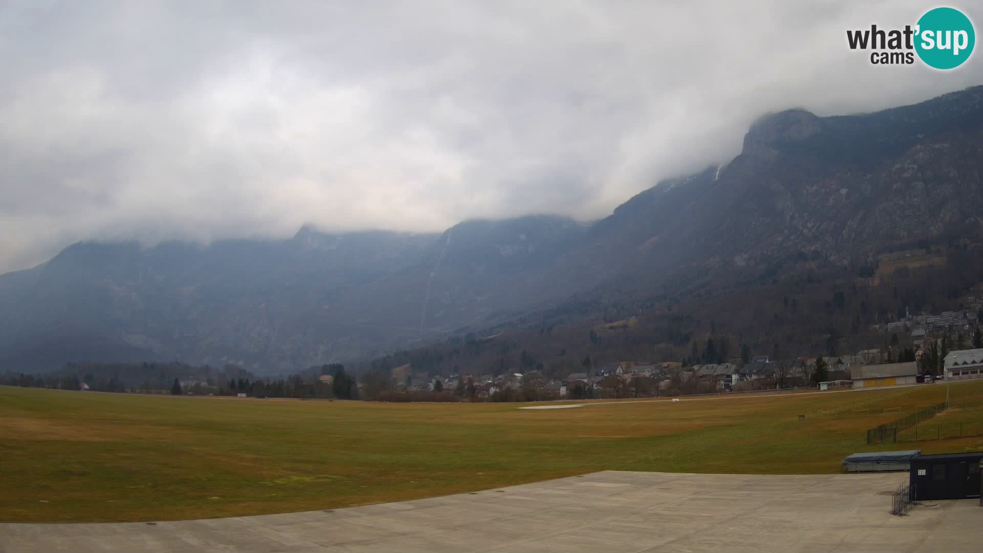 Cámara web en vivo Aeropuerto de Bovec – Vista a Kanin