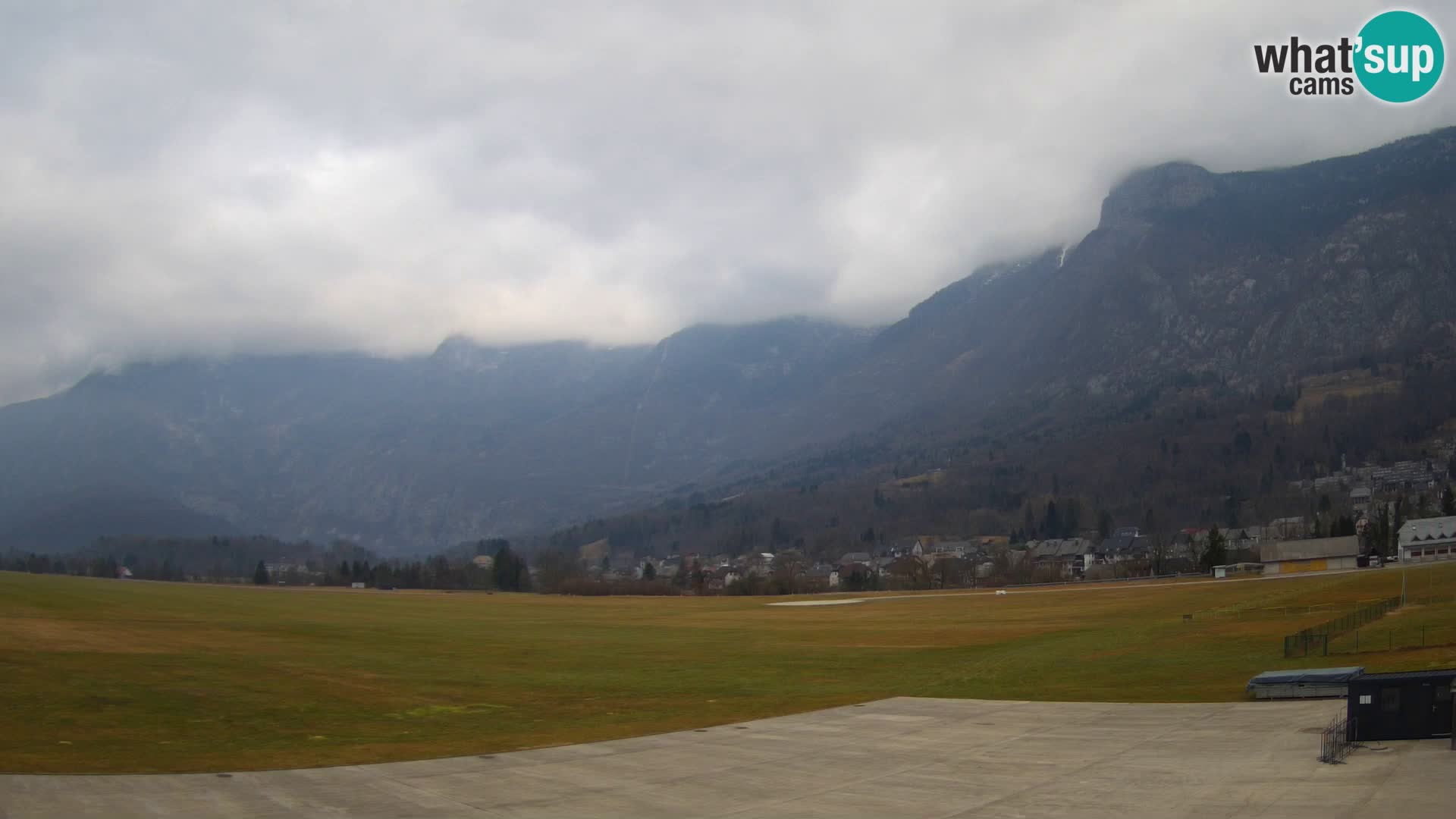 Cámara web en vivo Aeropuerto de Bovec – Vista a Kanin