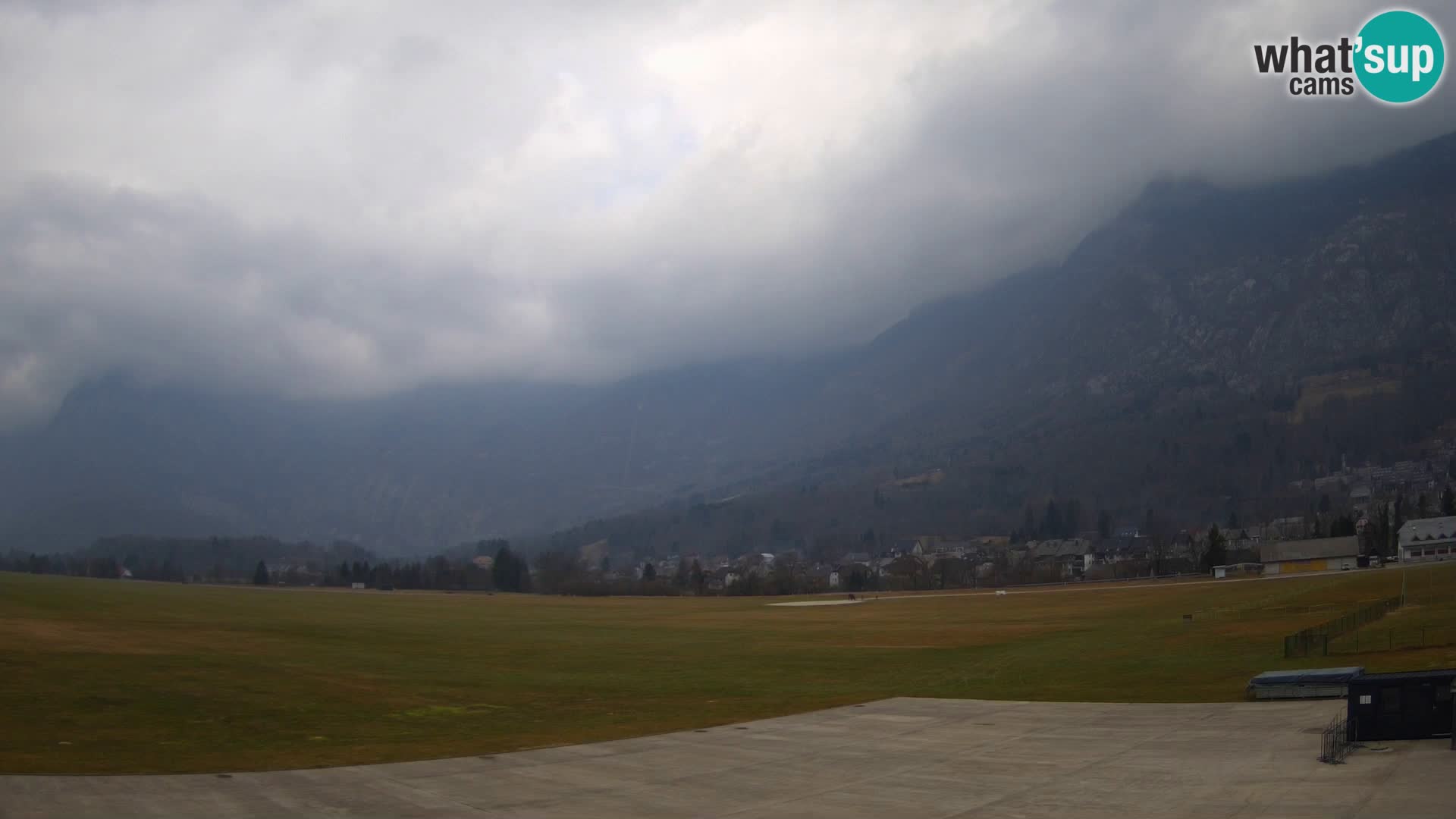 Cámara web en vivo Aeropuerto de Bovec – Vista a Kanin