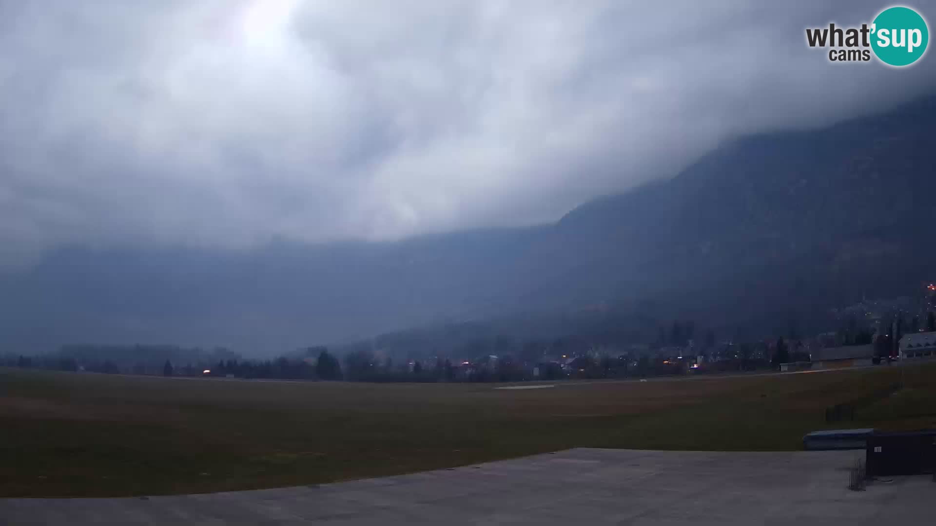 Webcam en direct Aéroport de Bovec – Vue sur Kanin