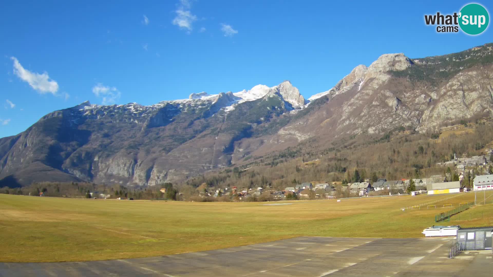 Webcam en direct Aéroport de Bovec – Vue sur Kanin