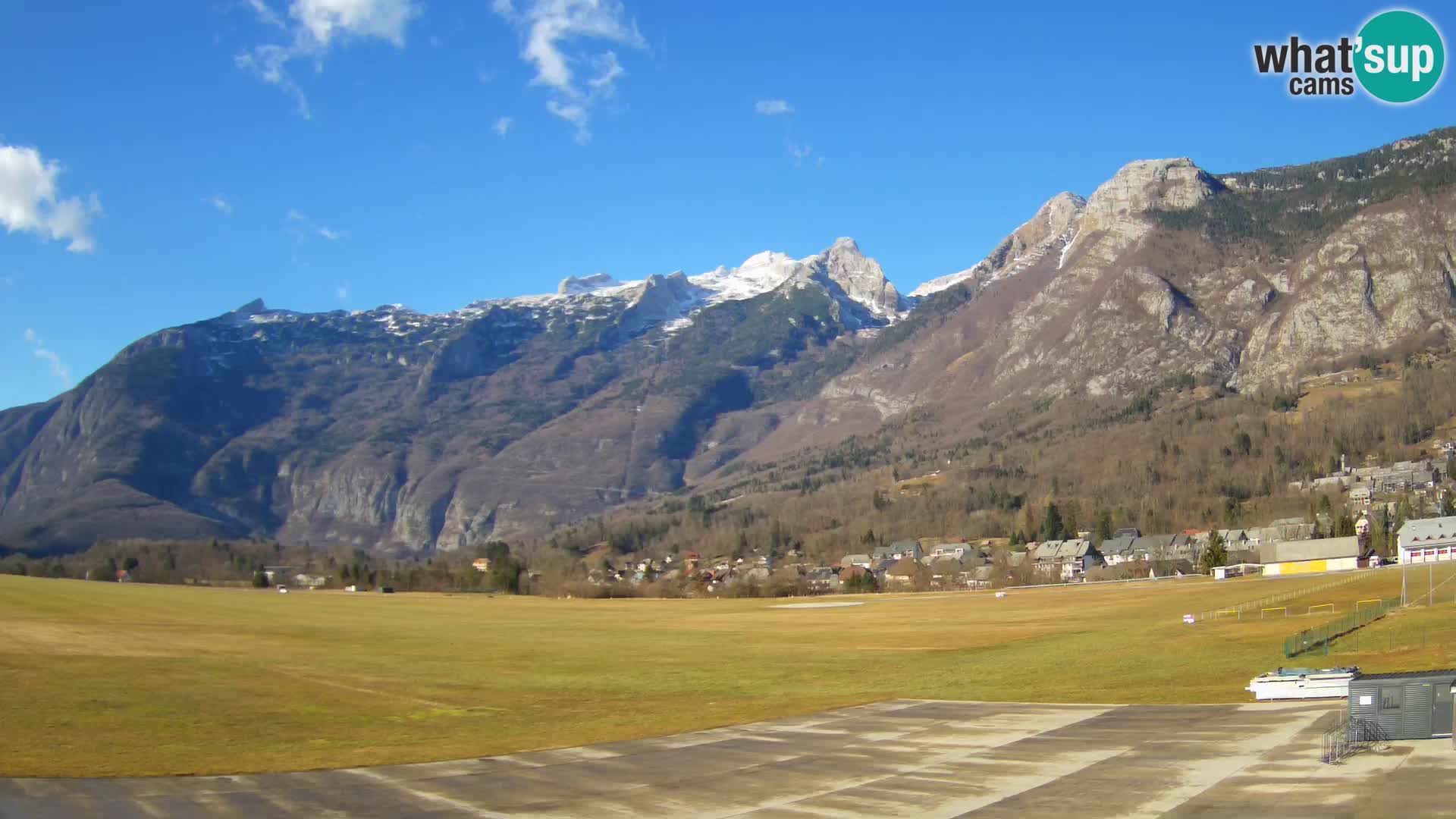 Webcam en direct Aéroport de Bovec – Vue sur Kanin