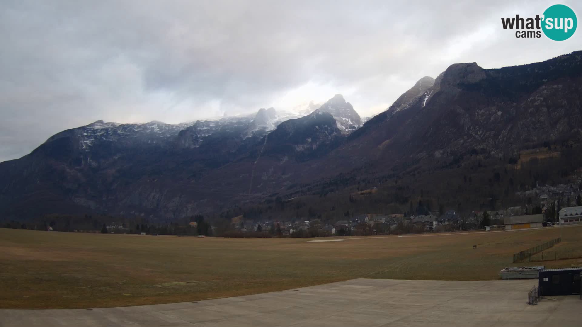 Webcam en direct Aéroport de Bovec – Vue sur Kanin