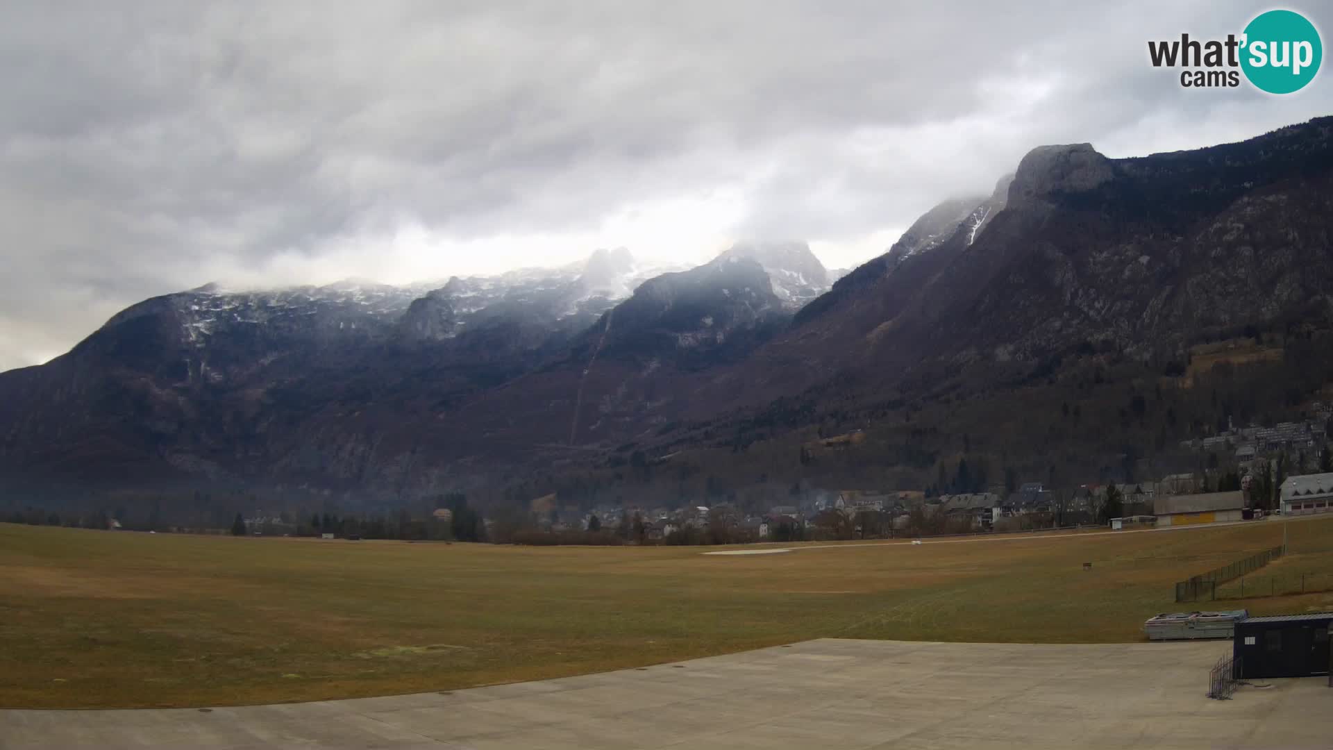 Cámara web en vivo Aeropuerto de Bovec – Vista a Kanin