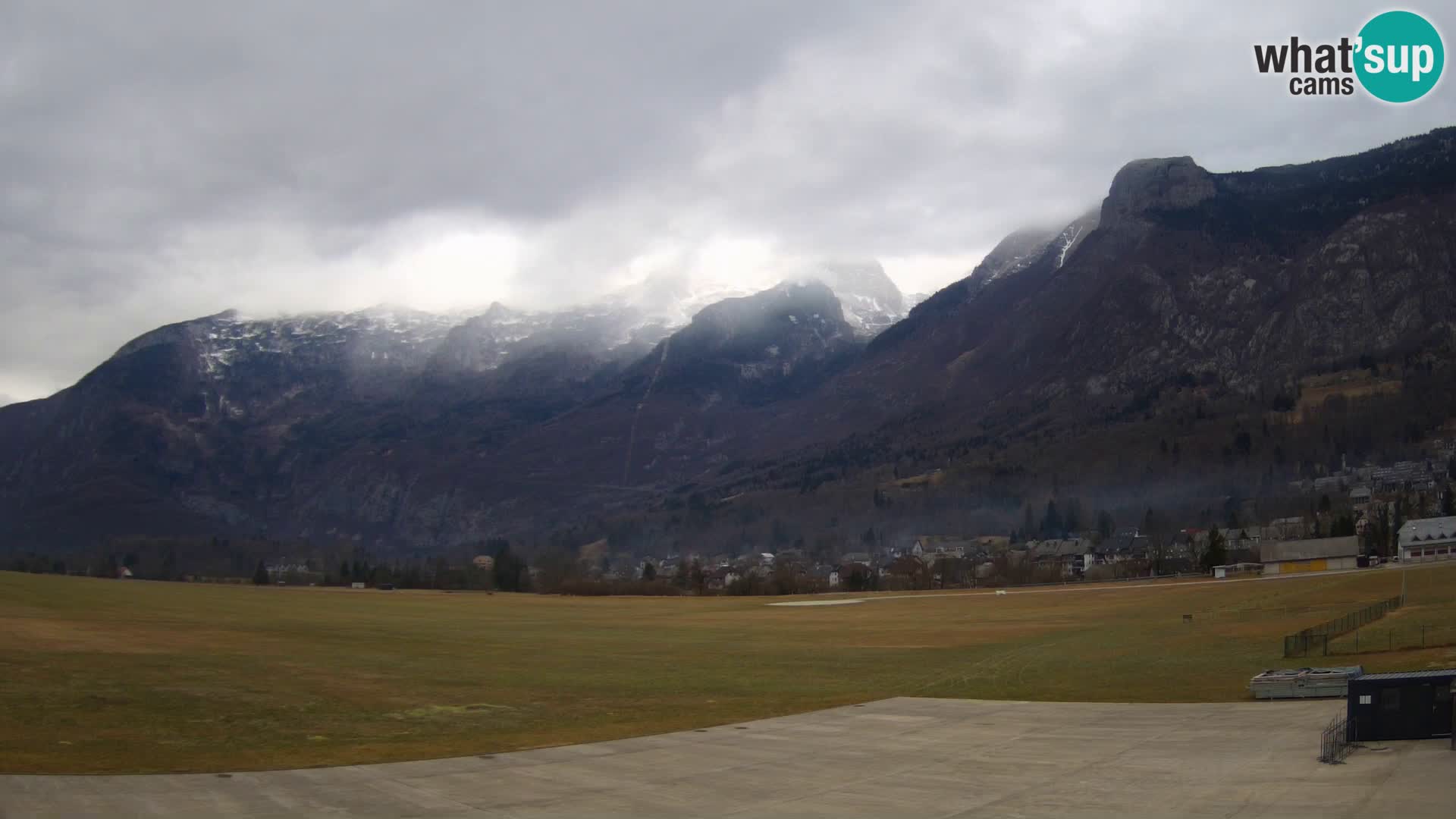 Webcam en direct Aéroport de Bovec – Vue sur Kanin