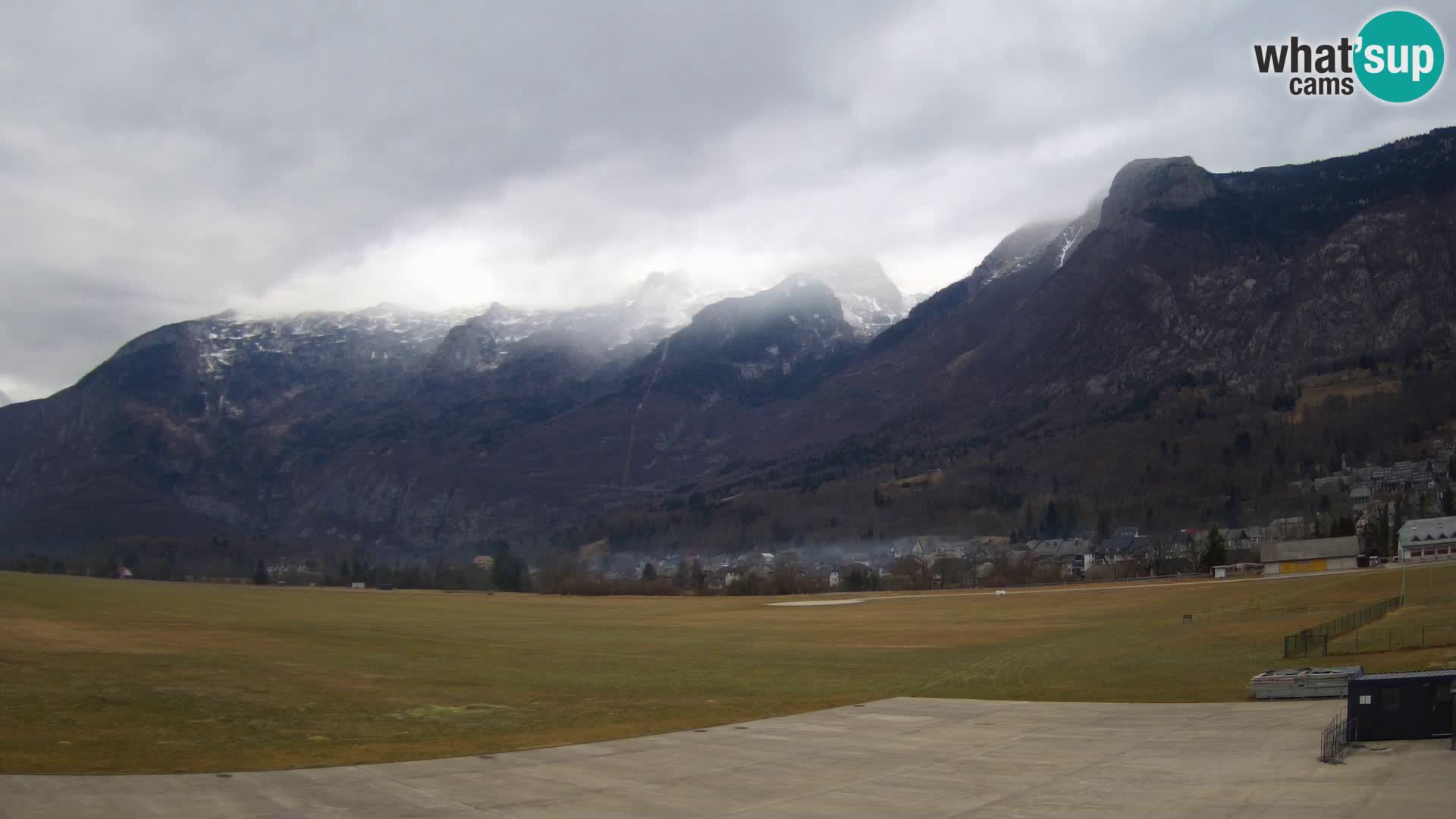 Webcam en direct Aéroport de Bovec – Vue sur Kanin