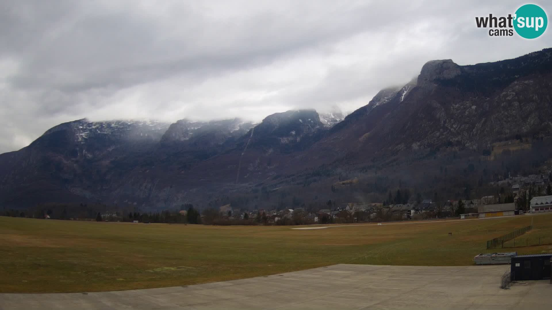 Live webcam Bovec airport – View to Kanin