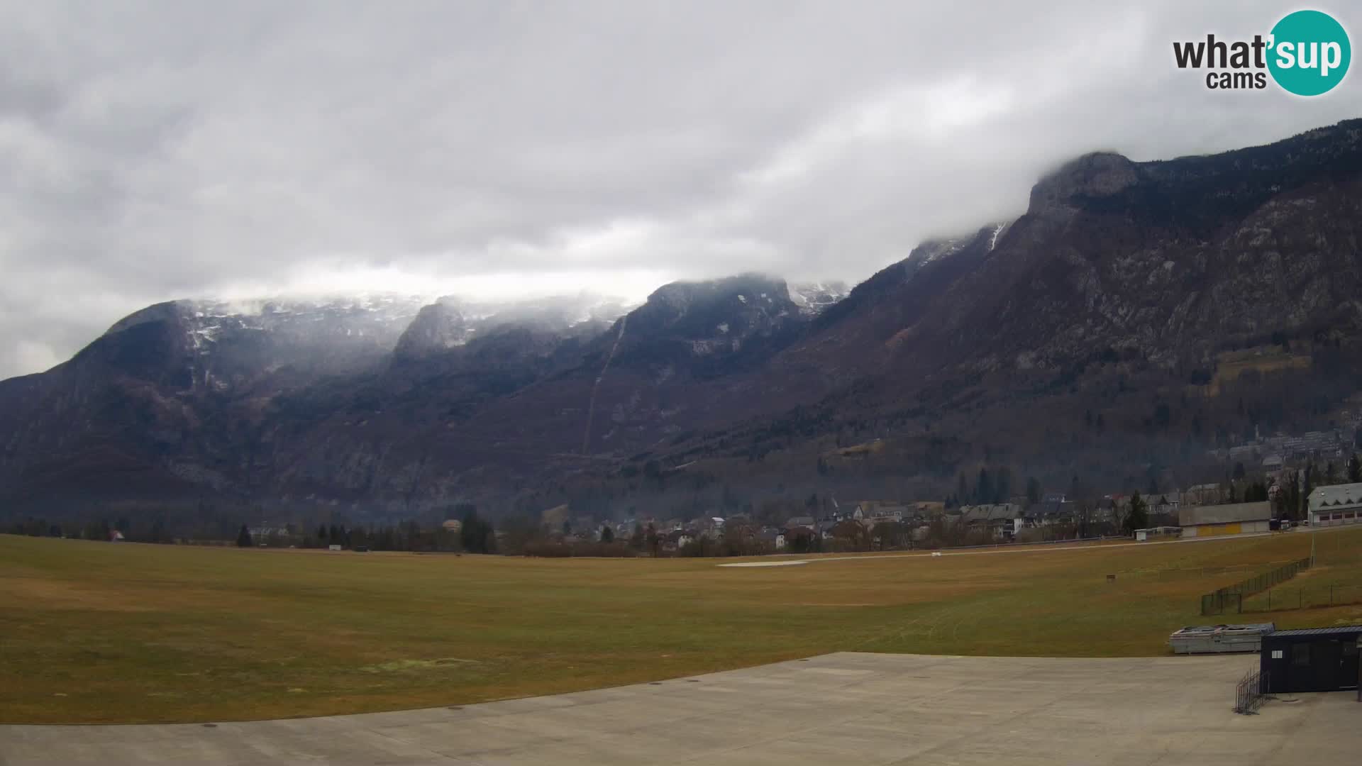 Cámara web en vivo Aeropuerto de Bovec – Vista a Kanin