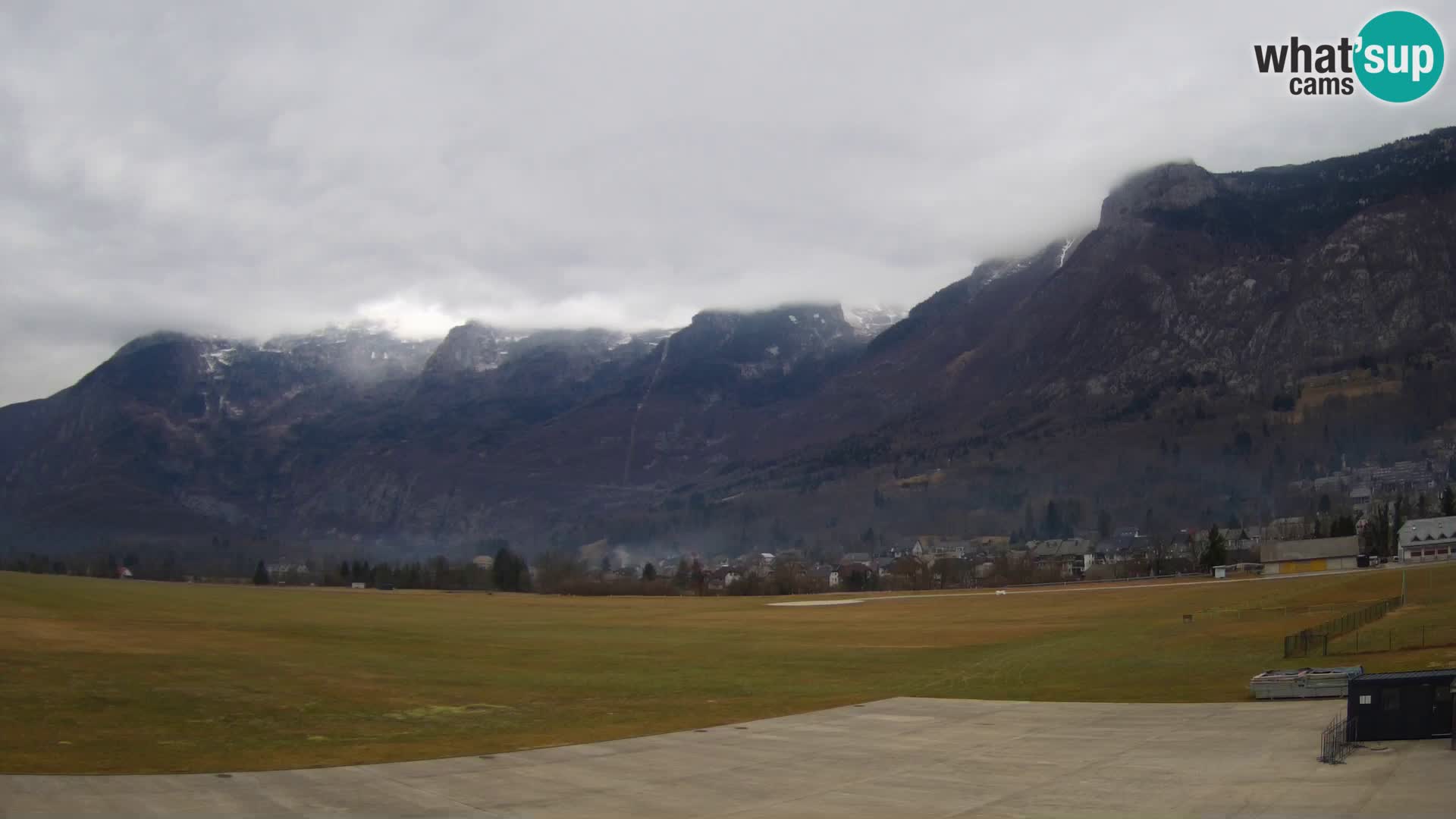 Live webcam Bovec airport – View to Kanin