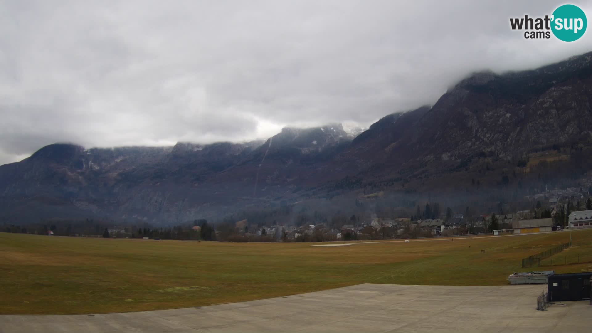 Live webcam Bovec airport – View to Kanin