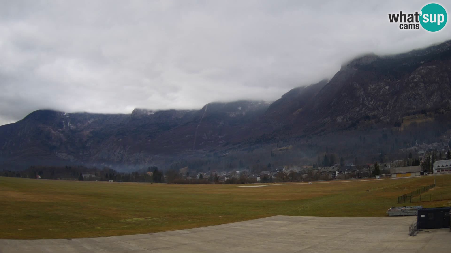 Live webcam Bovec airport – View to Kanin