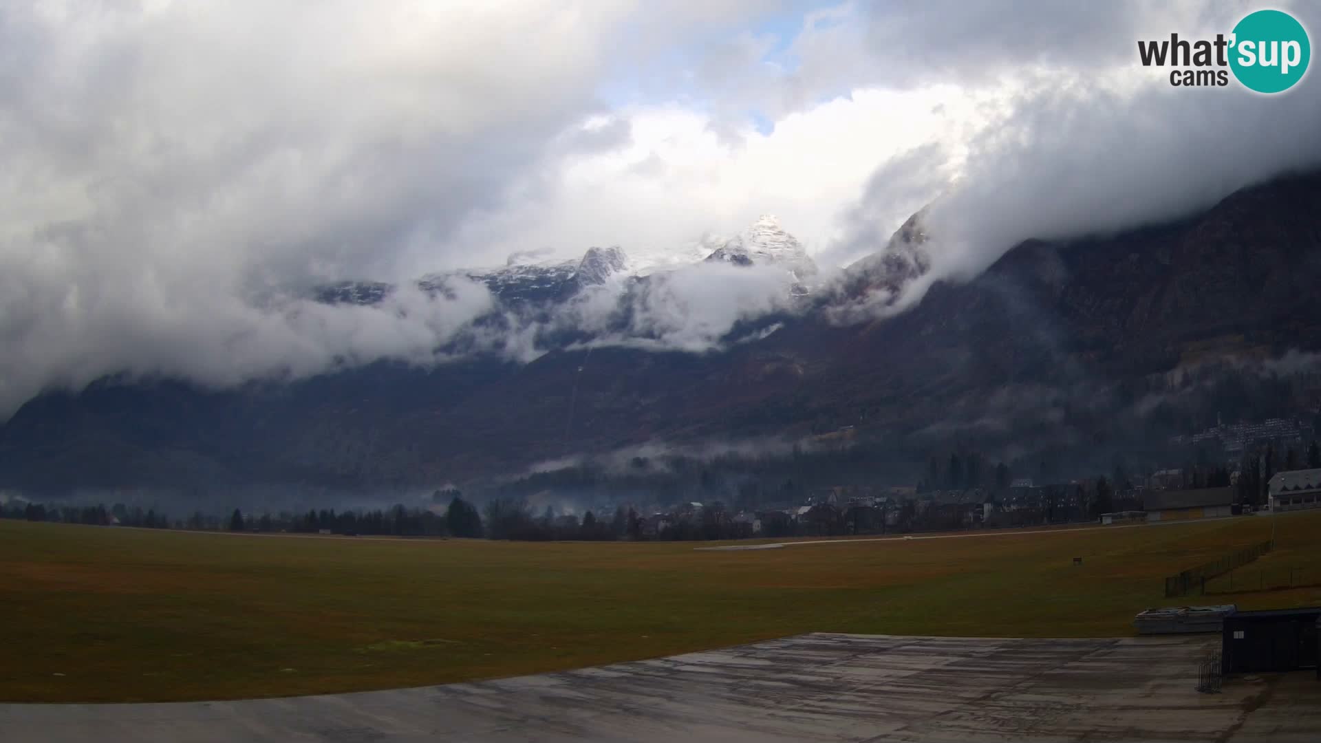 Webcam en direct Aéroport de Bovec – Vue sur Kanin