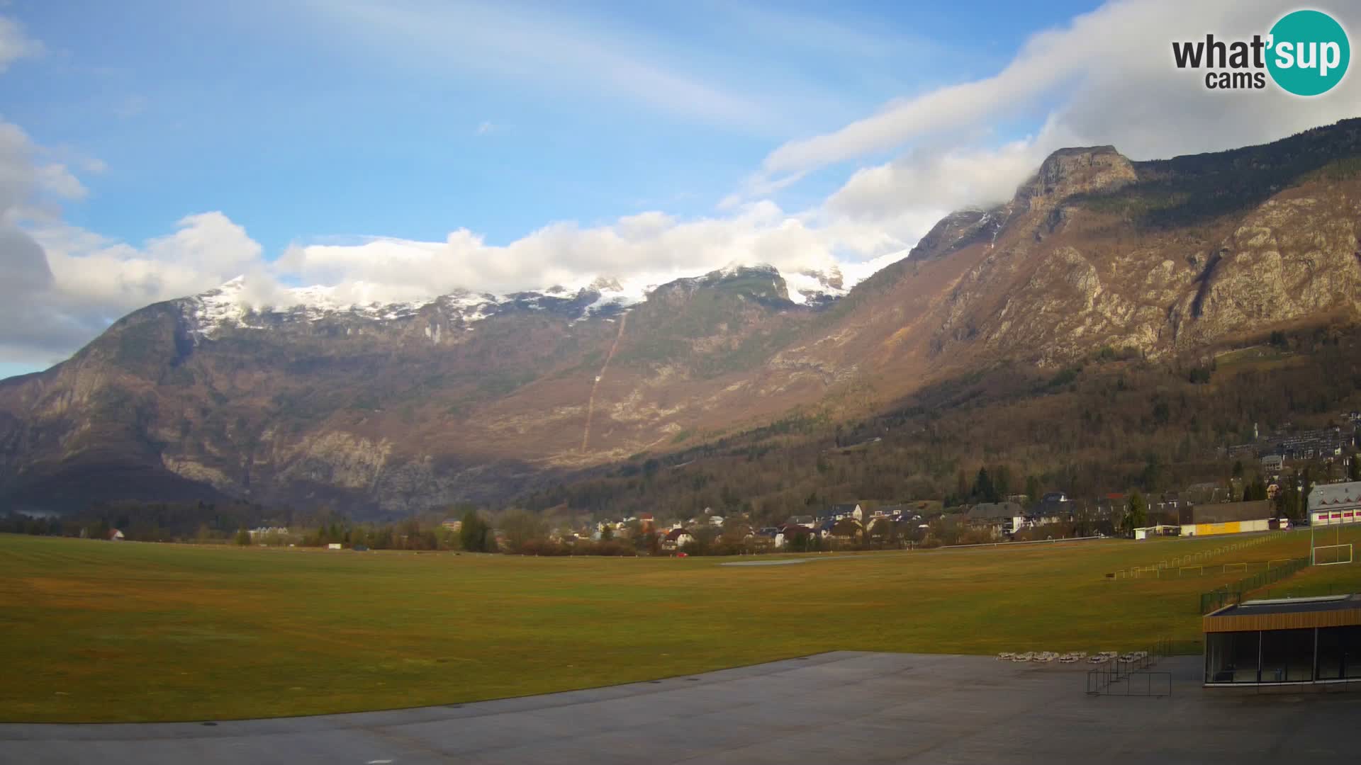 Webcam en direct Aéroport de Bovec – Vue sur Kanin