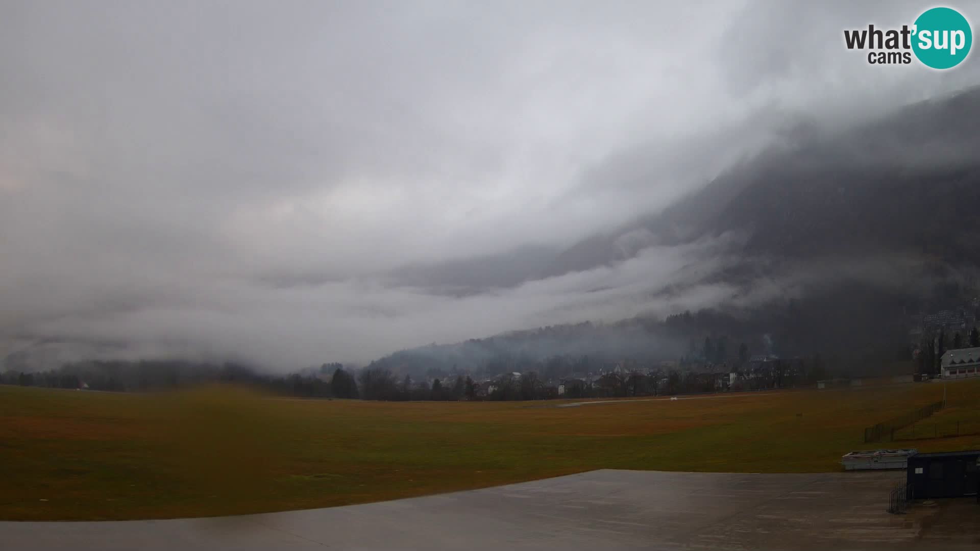 Webcam en direct Aéroport de Bovec – Vue sur Kanin