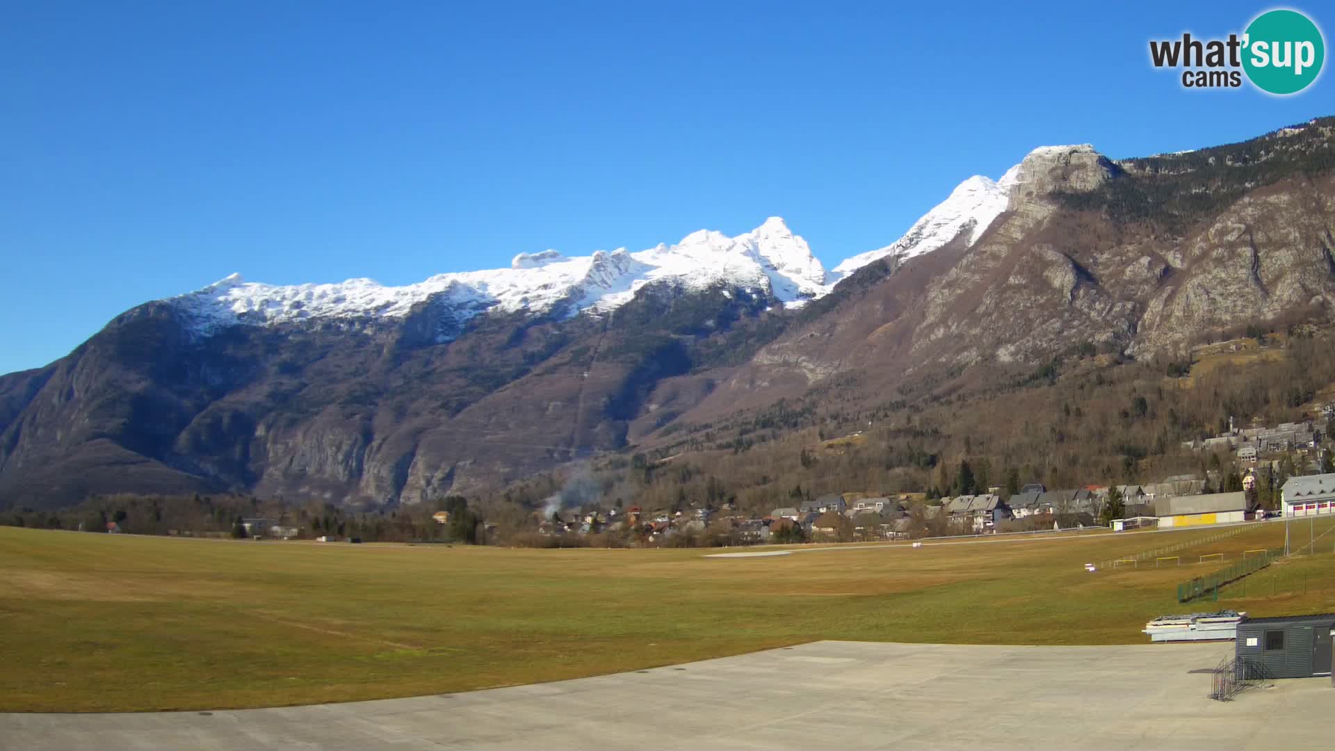 Live webcam Bovec airport – View to Kanin