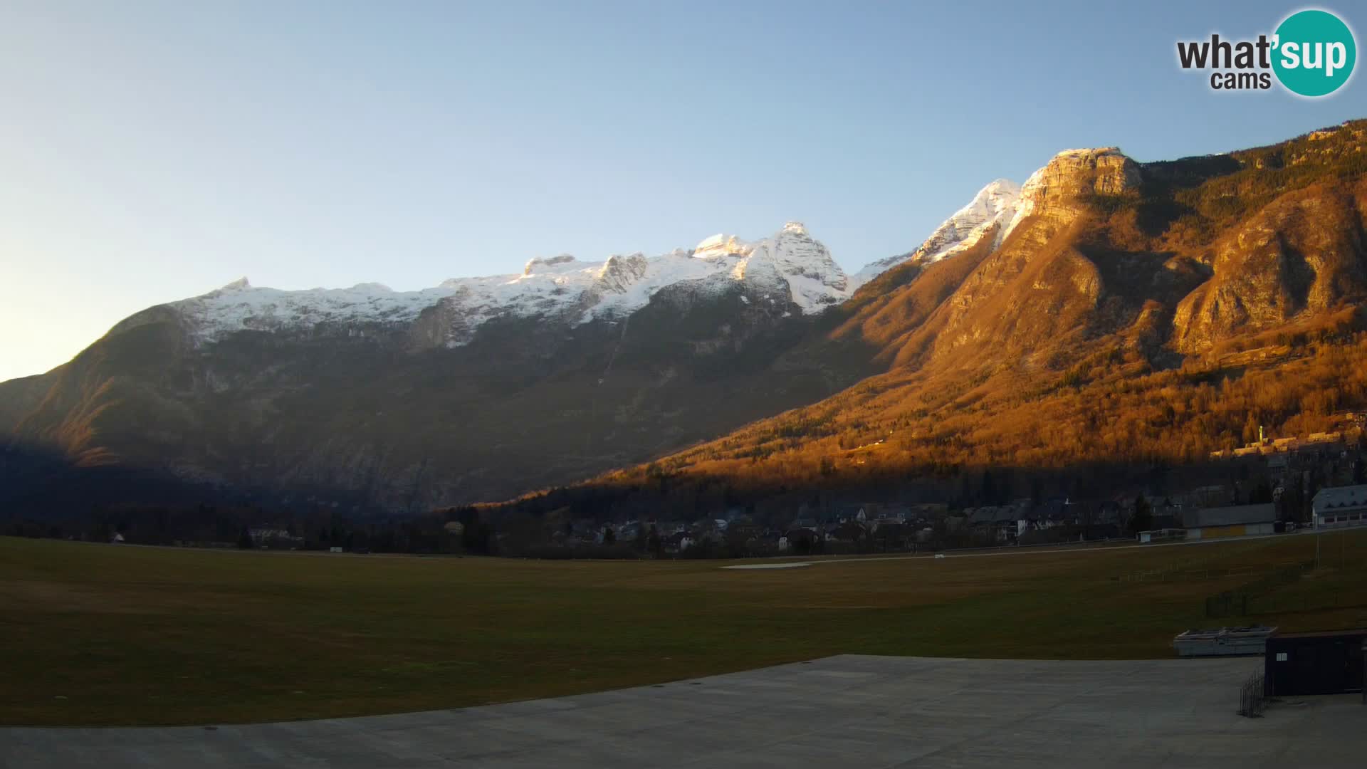 Webcam en direct Aéroport de Bovec – Vue sur Kanin