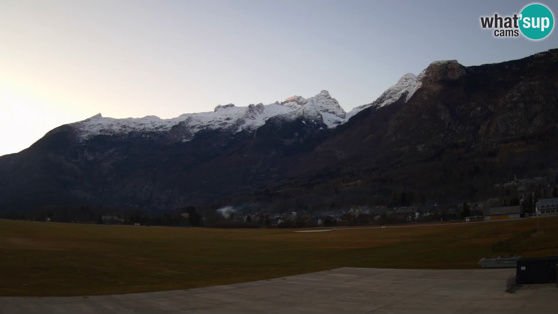 Live webcam Bovec airport – View to Kanin