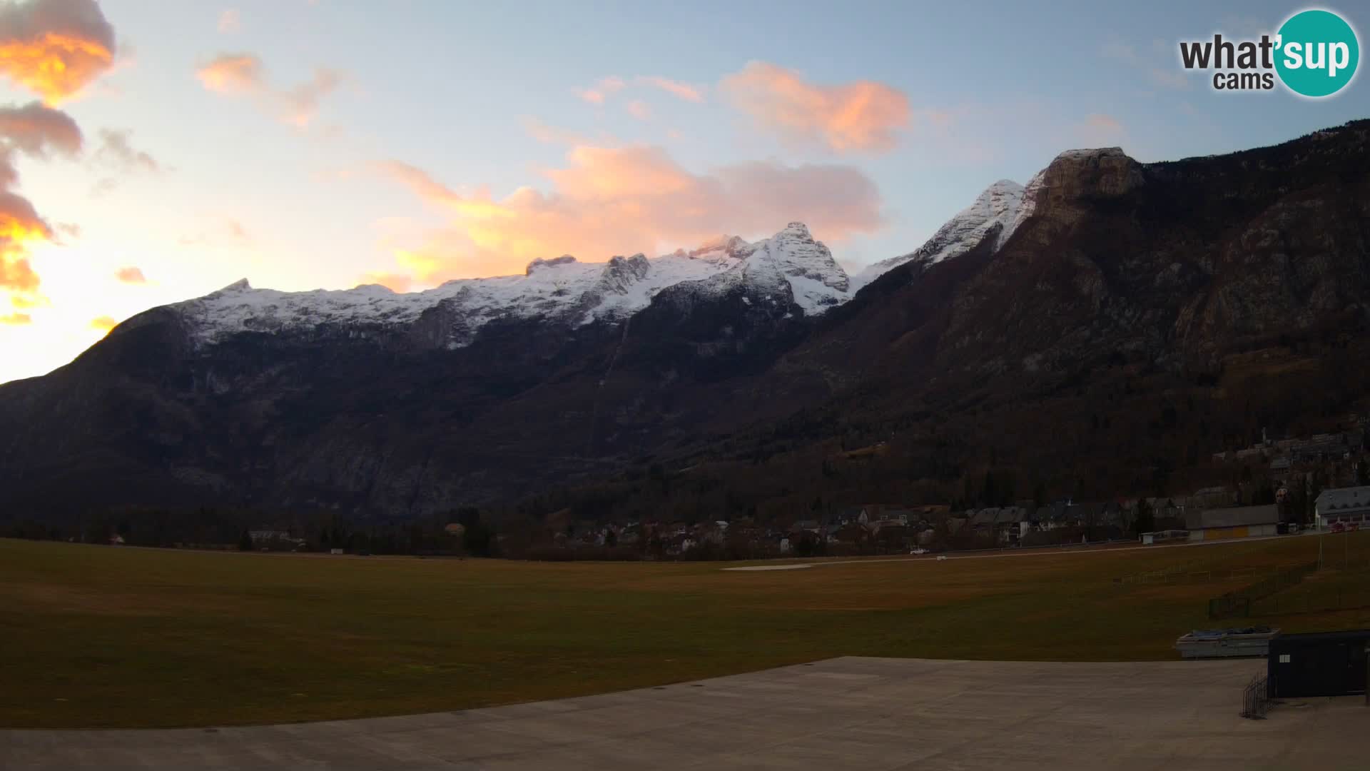 Webcam en direct Aéroport de Bovec – Vue sur Kanin