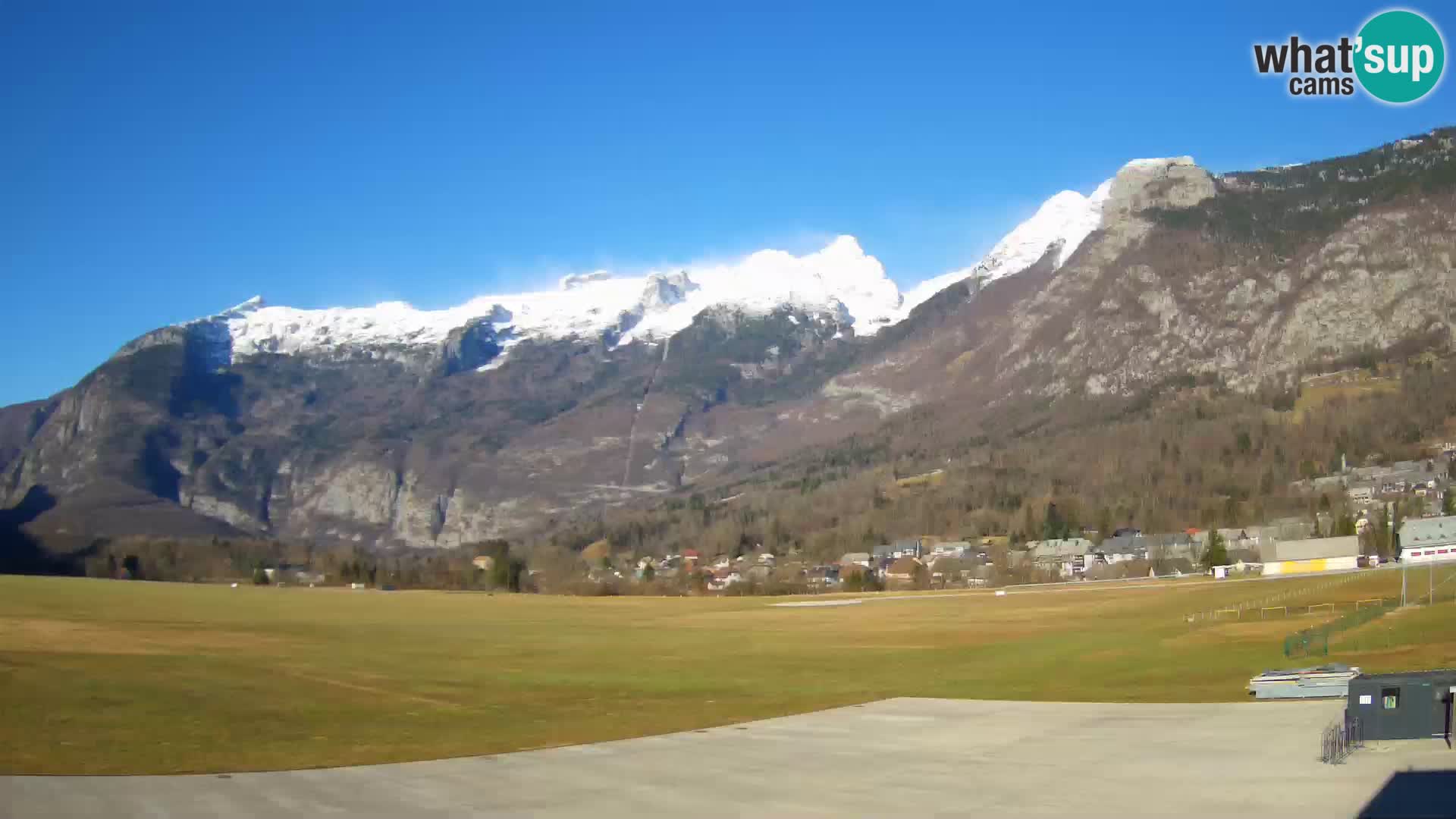 Live webcam Bovec airport – View to Kanin