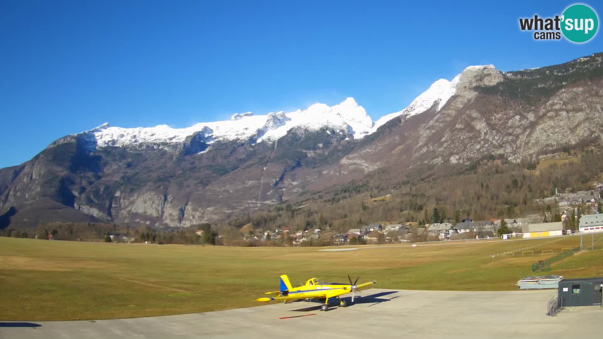 Live webcam Bovec airport – View to Kanin