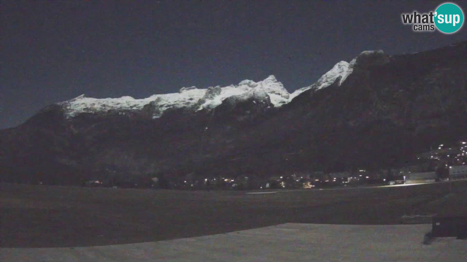 Live webcam Bovec airport – View to Kanin