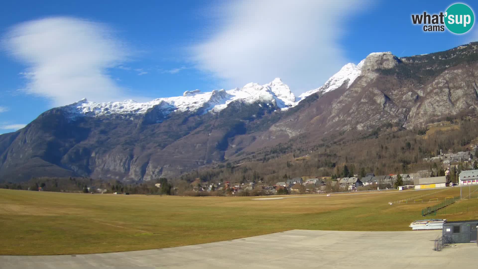 Live webcam Bovec airport – View to Kanin