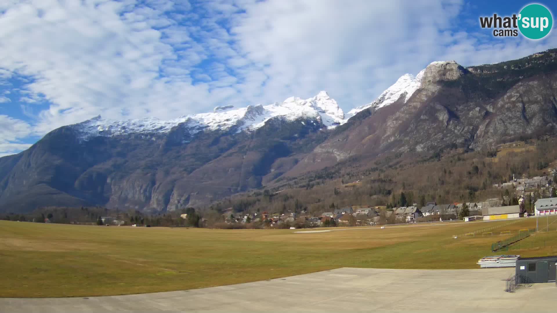 Live webcam Bovec airport – View to Kanin