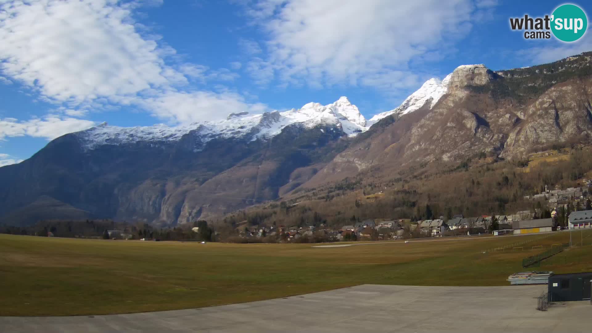 Live webcam Bovec airport – View to Kanin