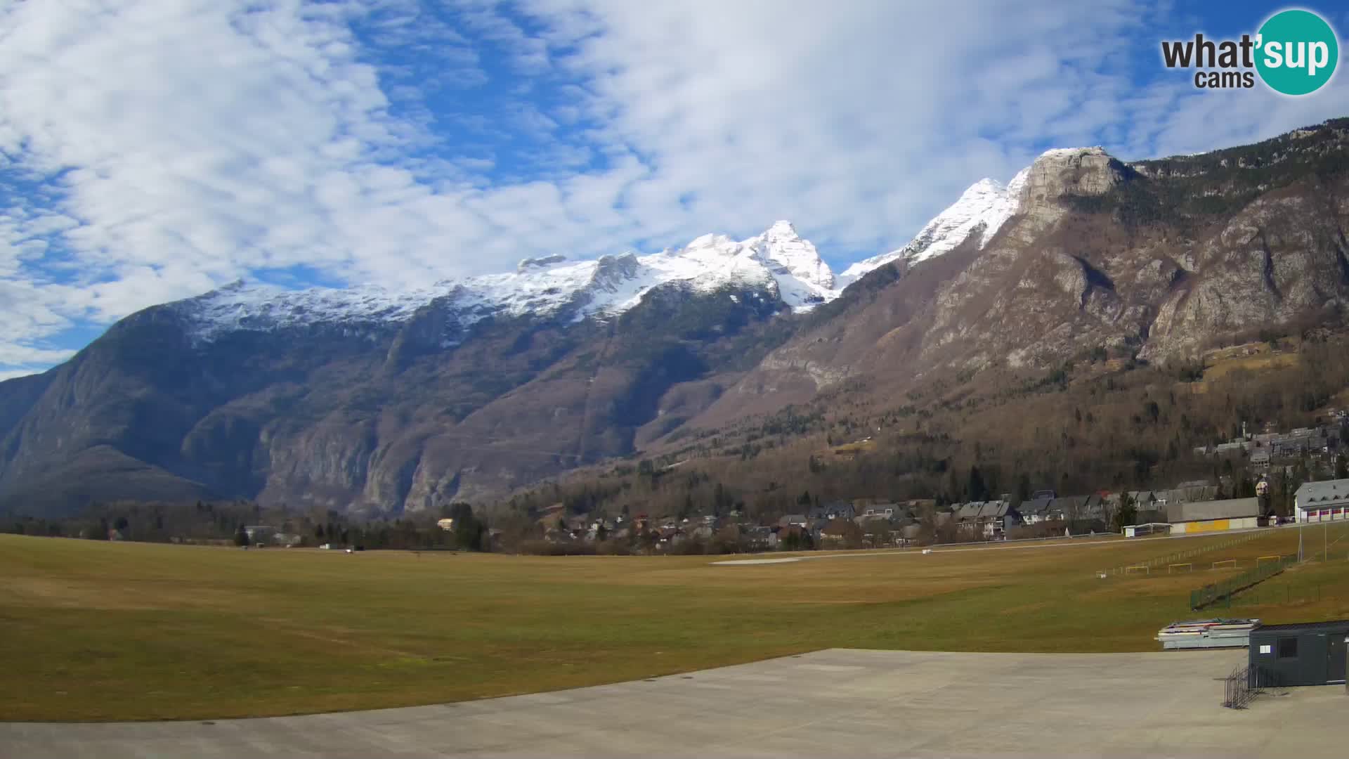 Live webcam Bovec airport – View to Kanin