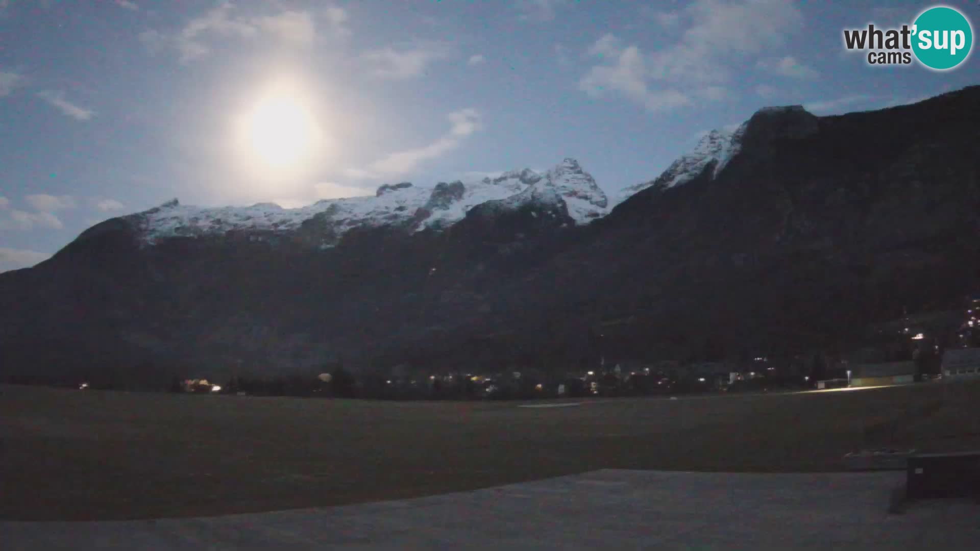 Live webcam Bovec airport – View to Kanin