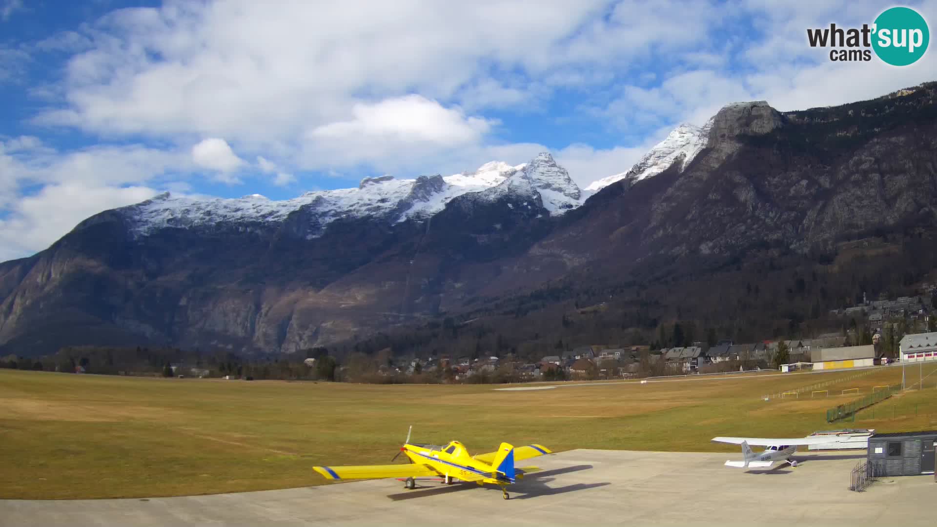 Live webcam Bovec airport – View to Kanin