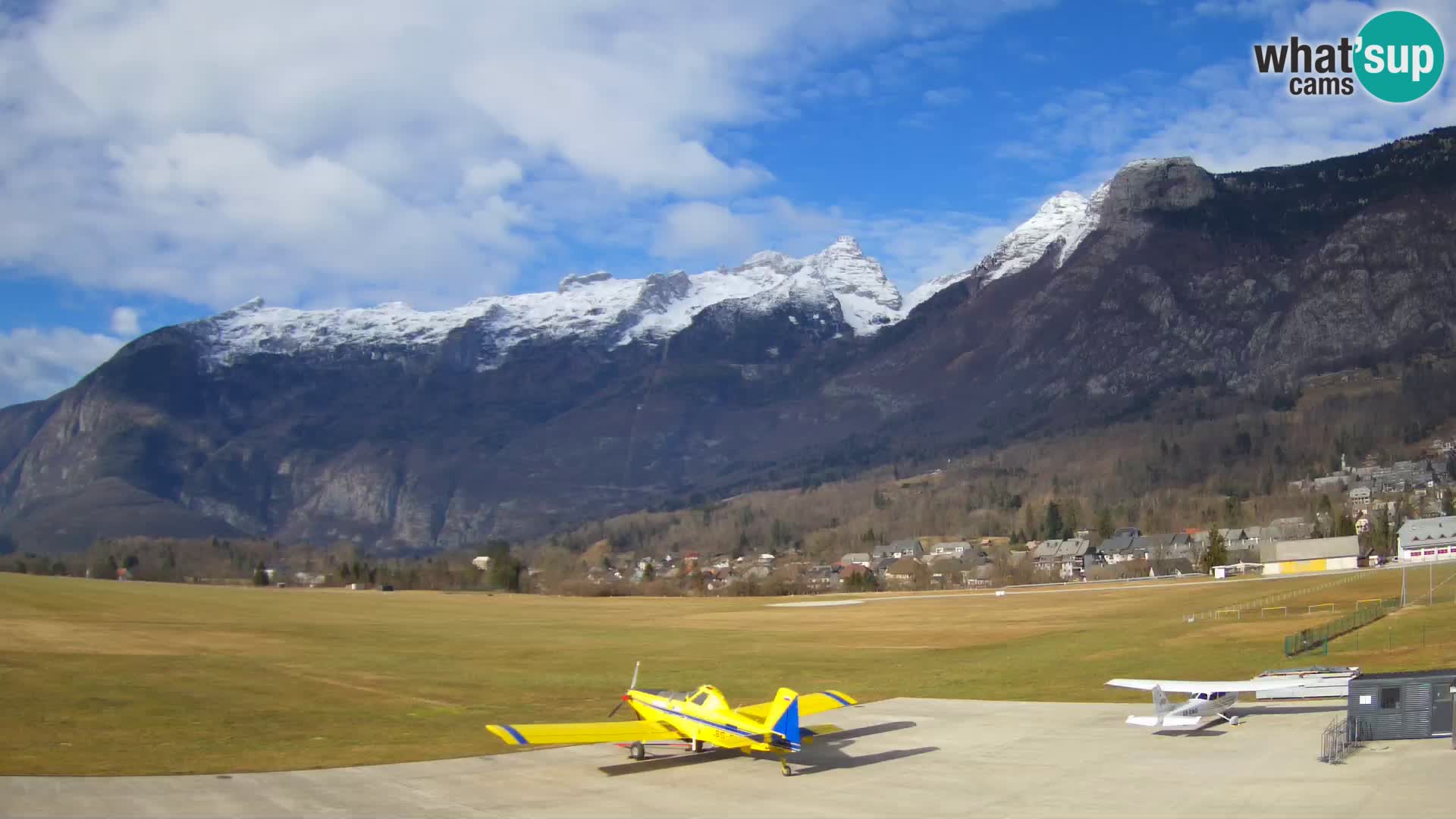 Live webcam Bovec airport – View to Kanin