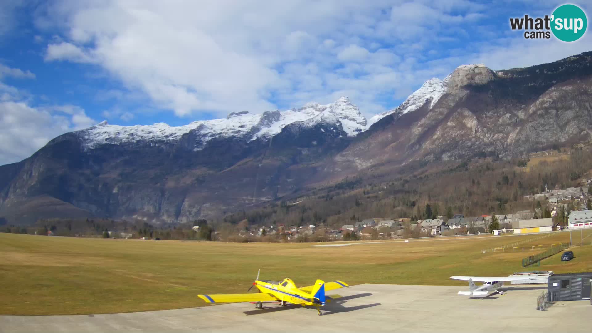 Live webcam Bovec airport – View to Kanin