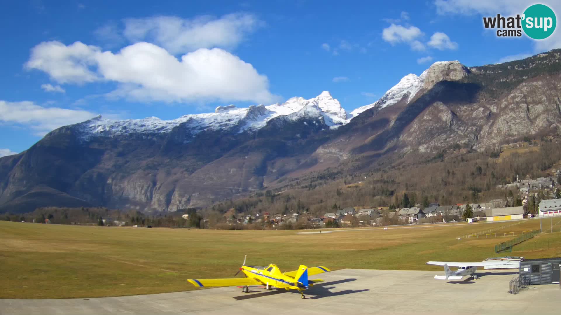 Live webcam Bovec airport – View to Kanin