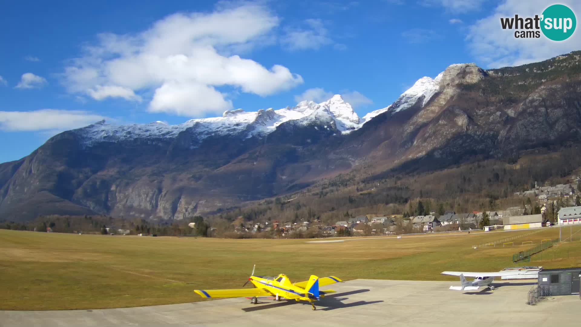 Live webcam Bovec airport – View to Kanin