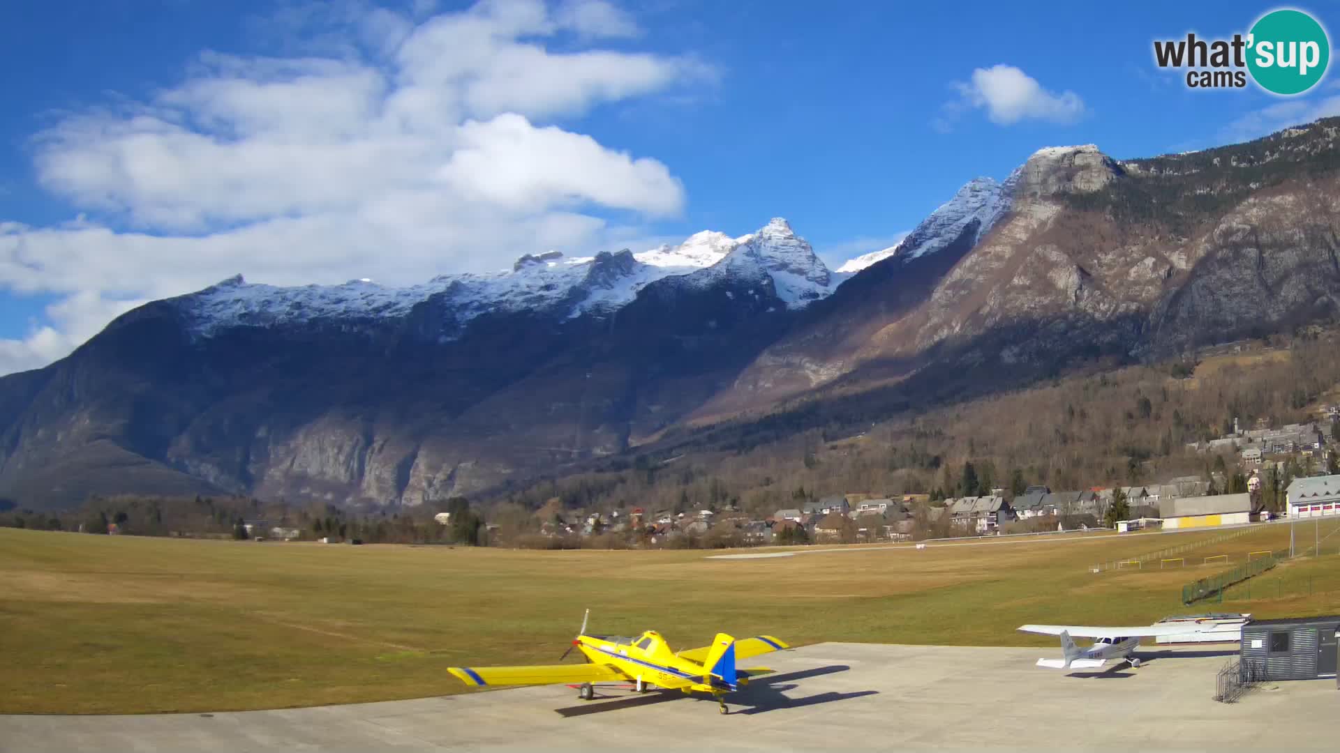 Live webcam Bovec airport – View to Kanin