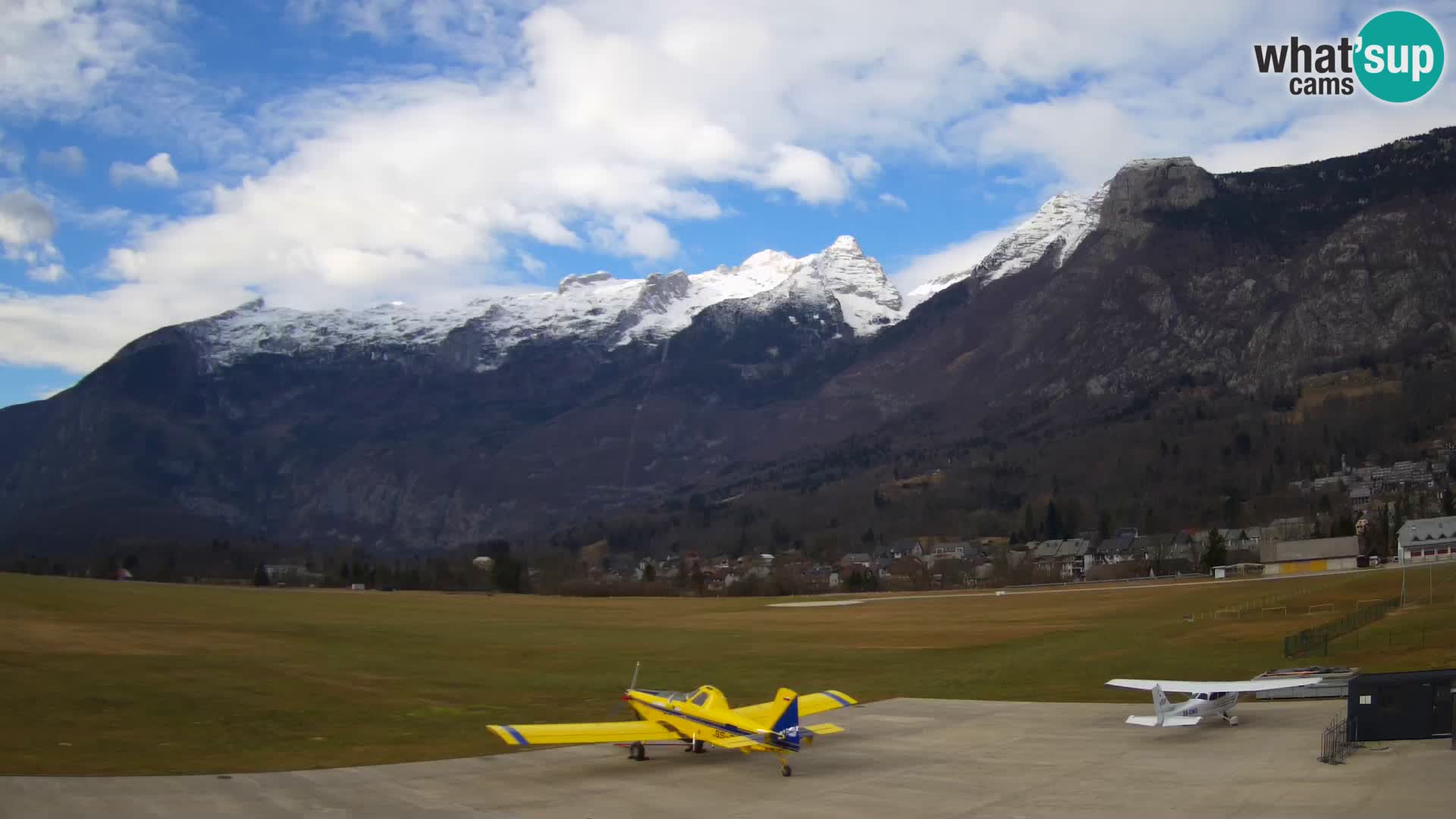 Live webcam Bovec airport – View to Kanin