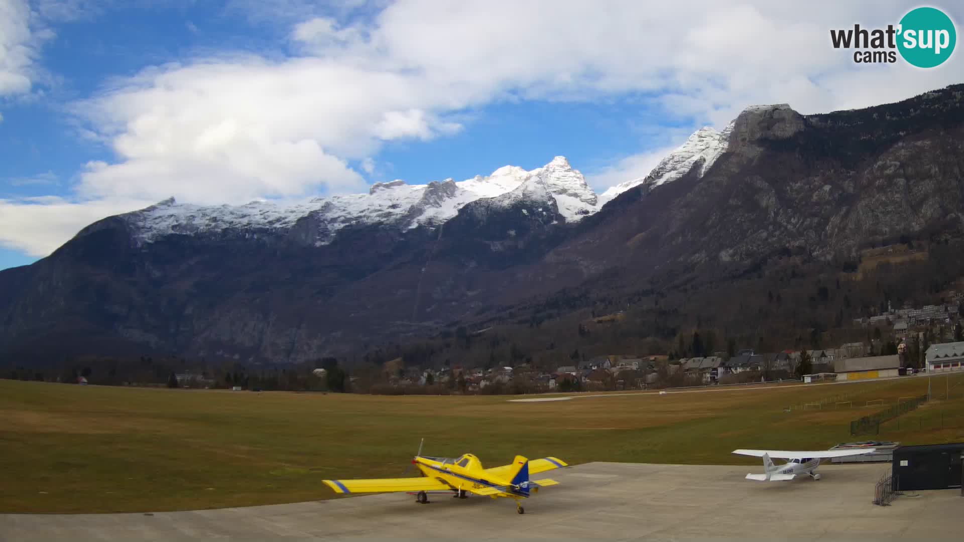 Live webcam Bovec airport – View to Kanin