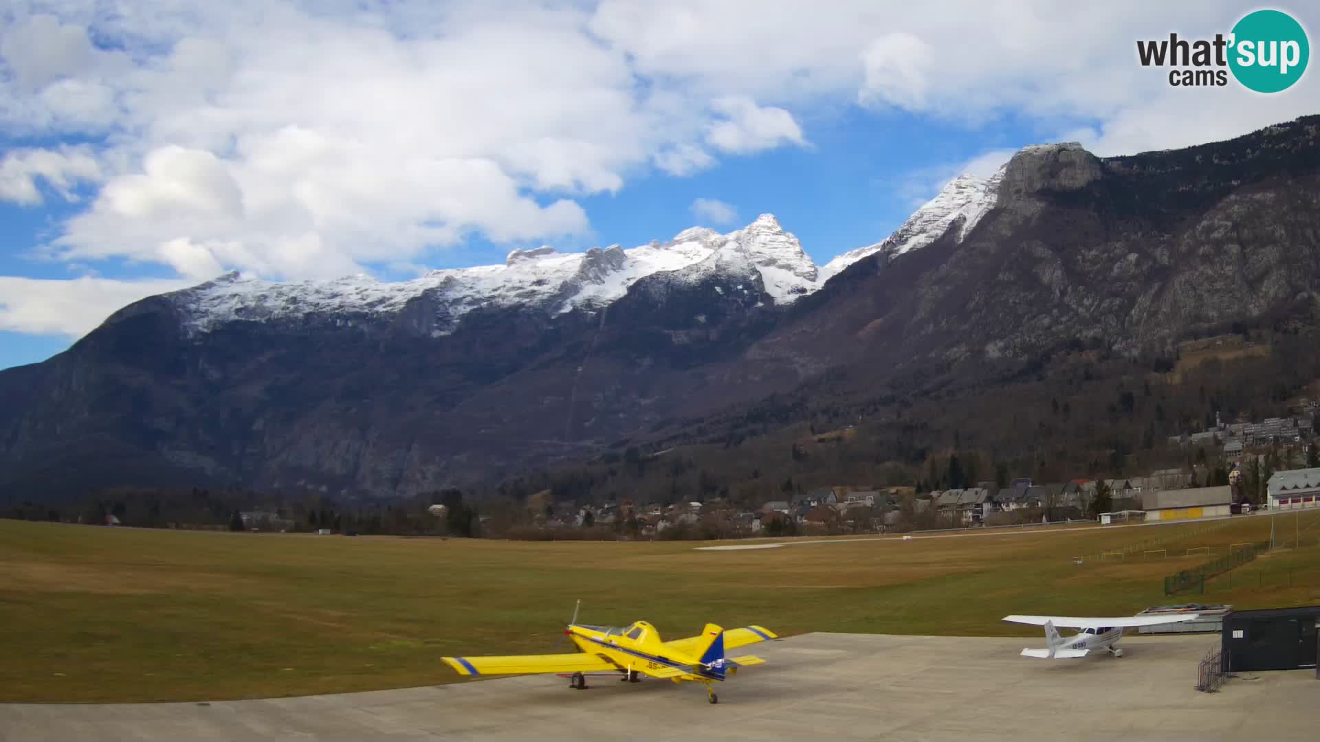 Live webcam Bovec airport – View to Kanin