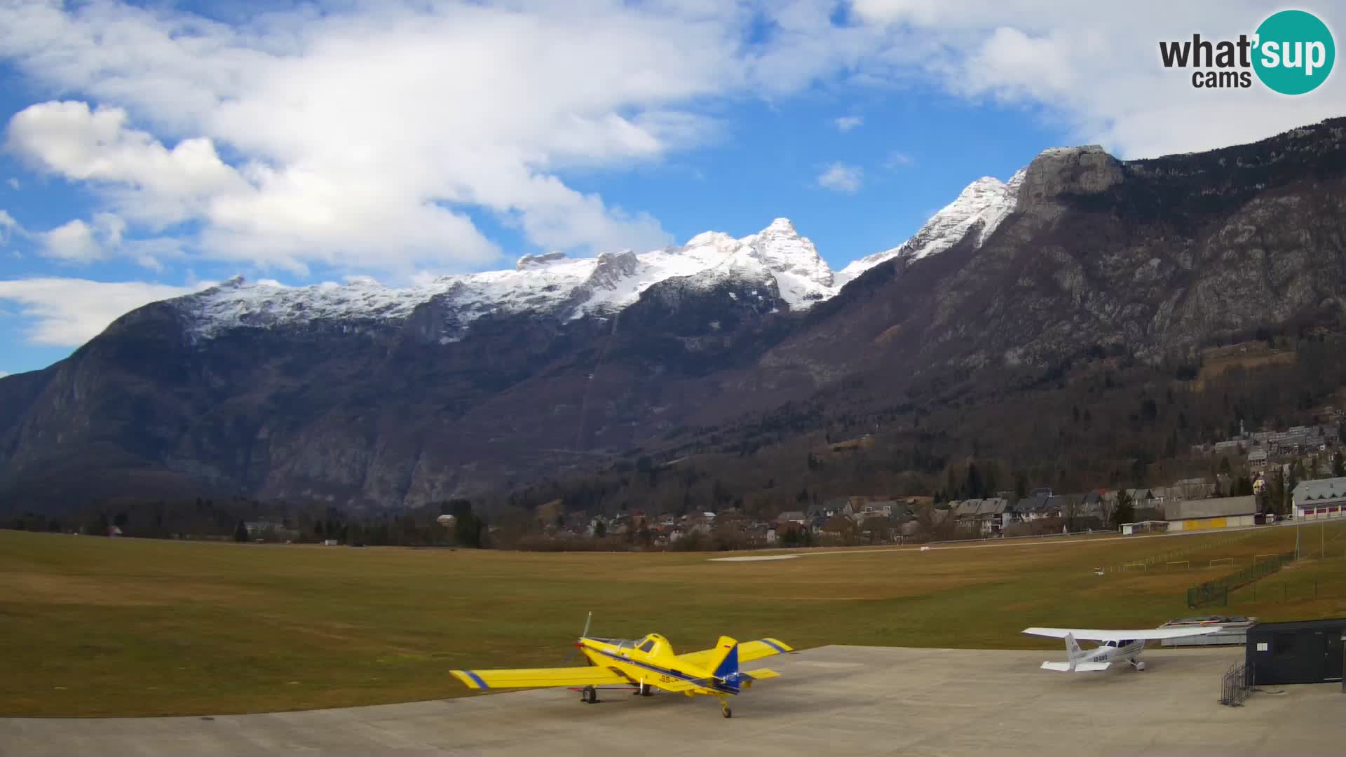 Live webcam Bovec airport – View to Kanin