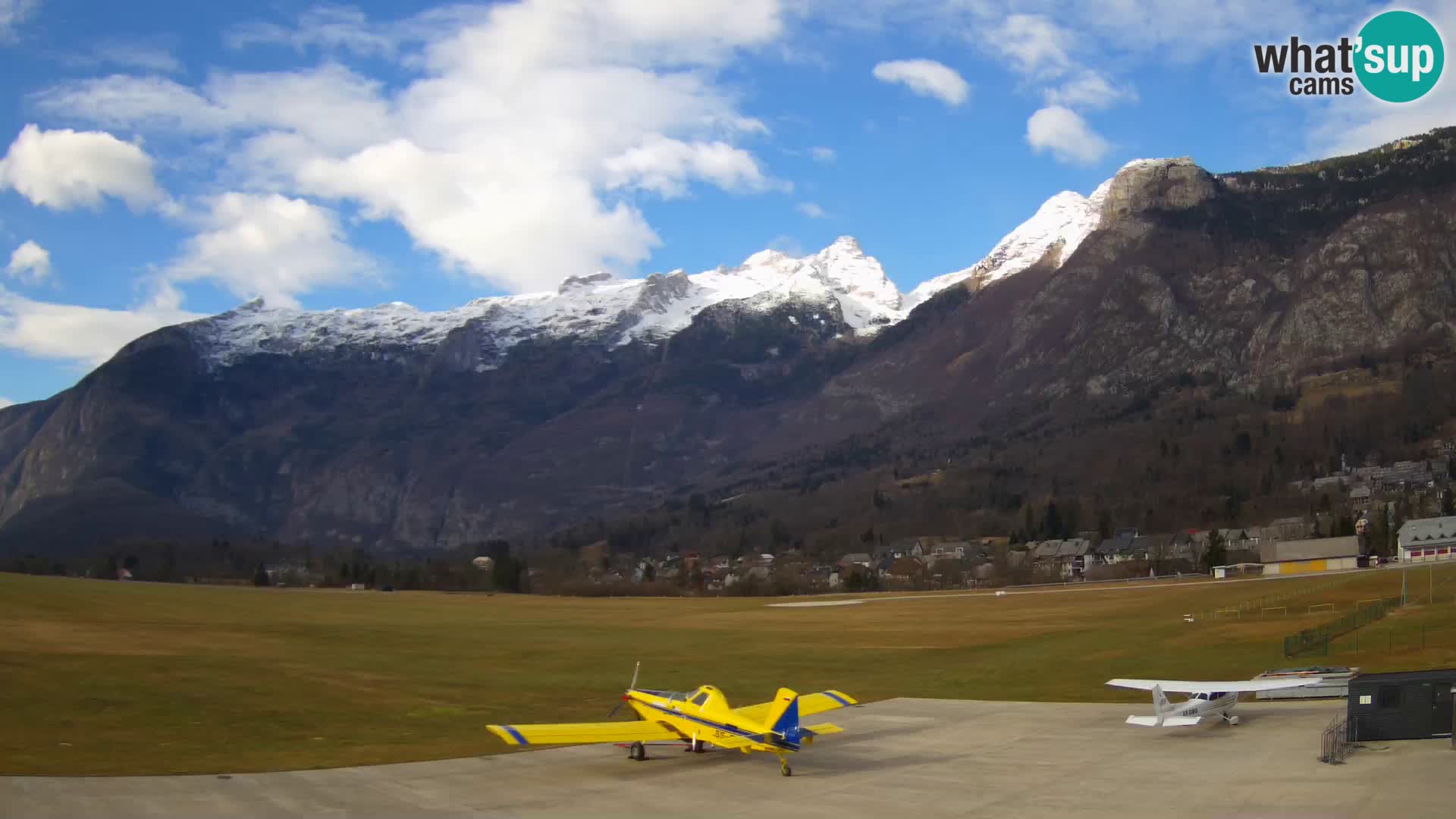 Live webcam Bovec airport – View to Kanin