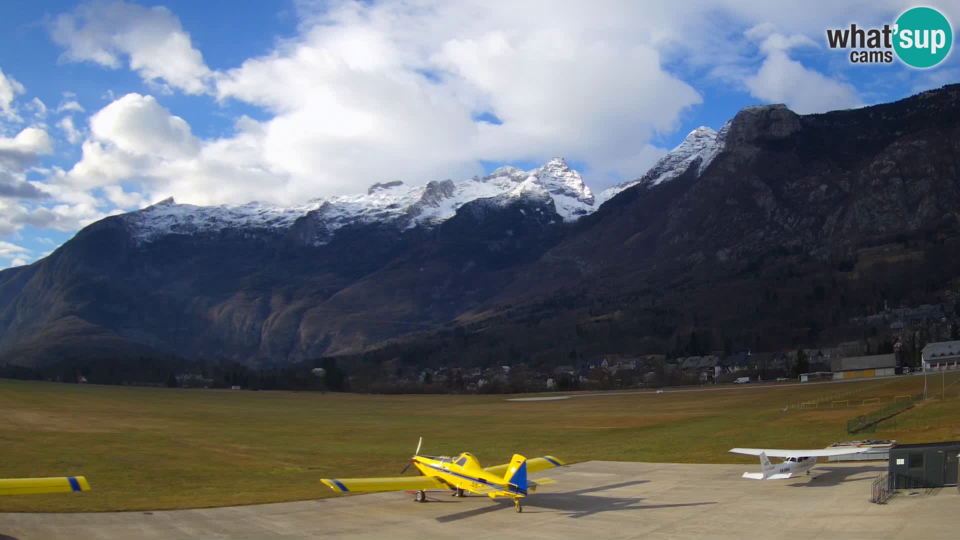 Live webcam Bovec airport – View to Kanin