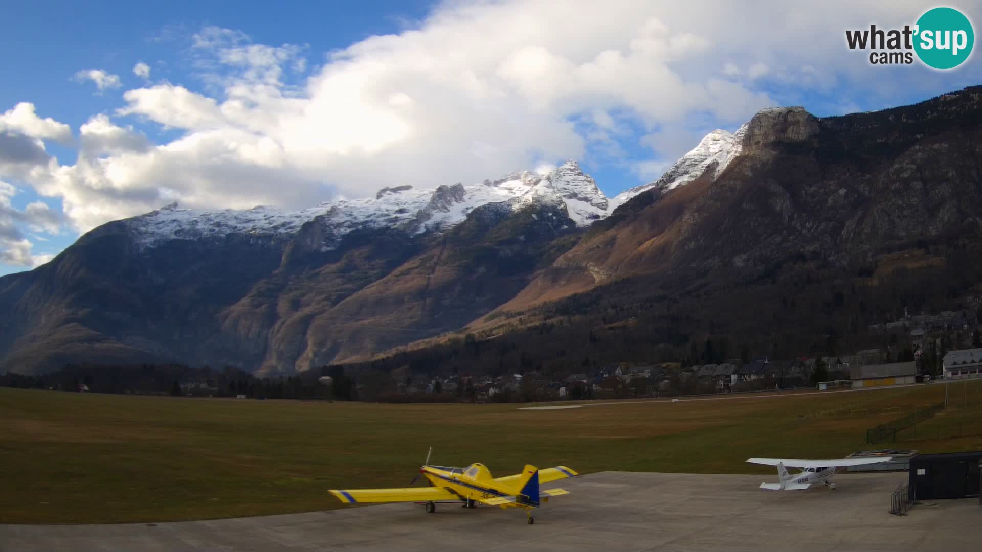 Webcam en direct Aéroport de Bovec – Vue sur Kanin