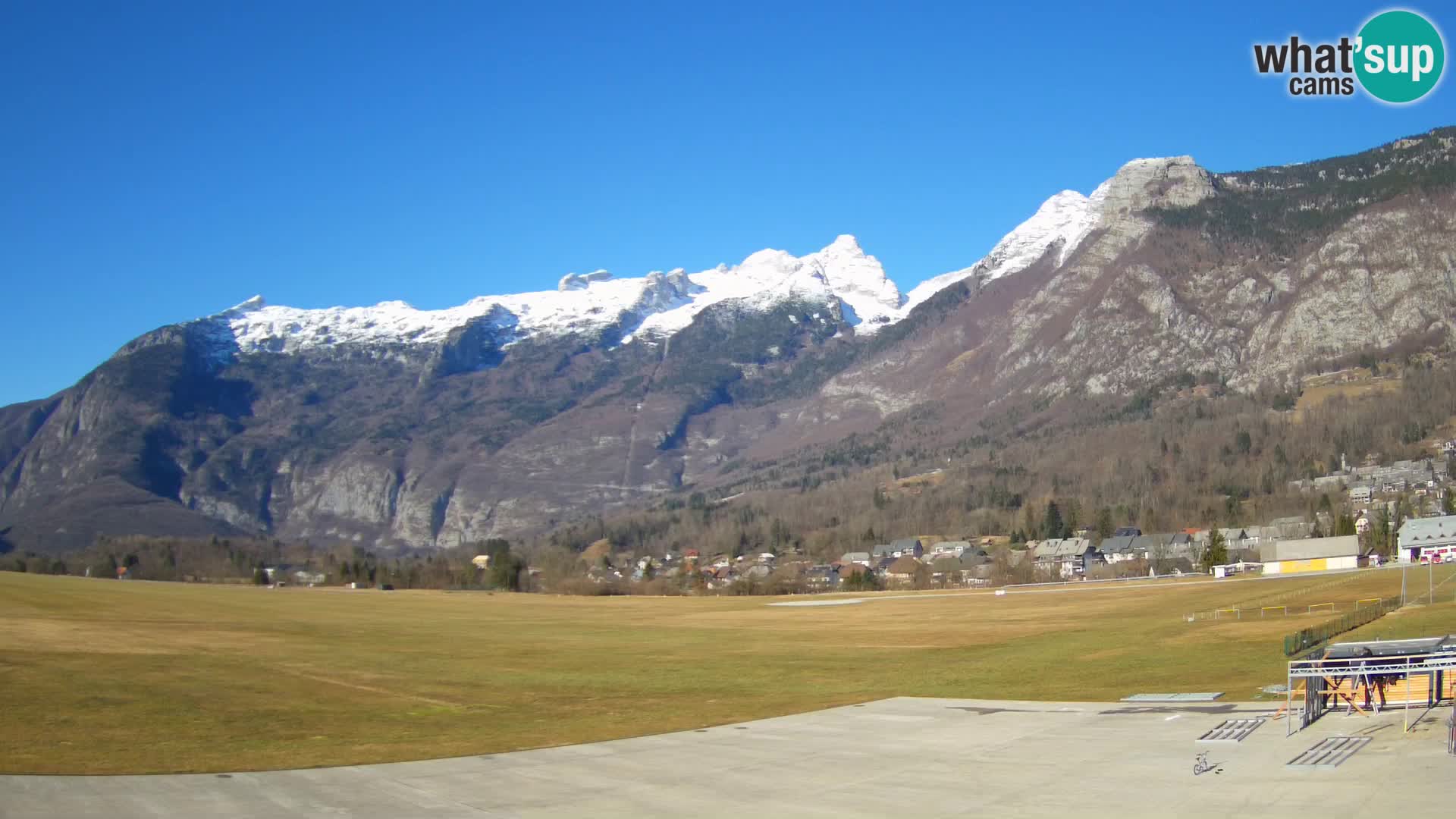 Cámara web en vivo Aeropuerto de Bovec – Vista a Kanin